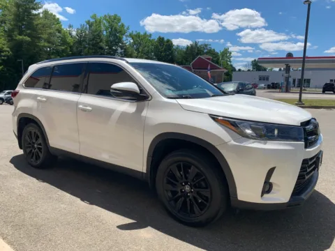 Another view of 2019 Toyota Highlander SE for sale in Meriden, CT at Star Auto Sales
