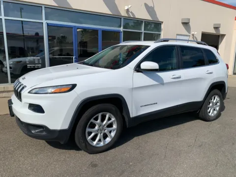 White 2018 Jeep Cherokee Latitude Plus for sale in Meriden, CT