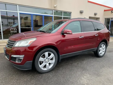 Red 2016 Chevrolet Traverse LT for sale in Meriden, CT