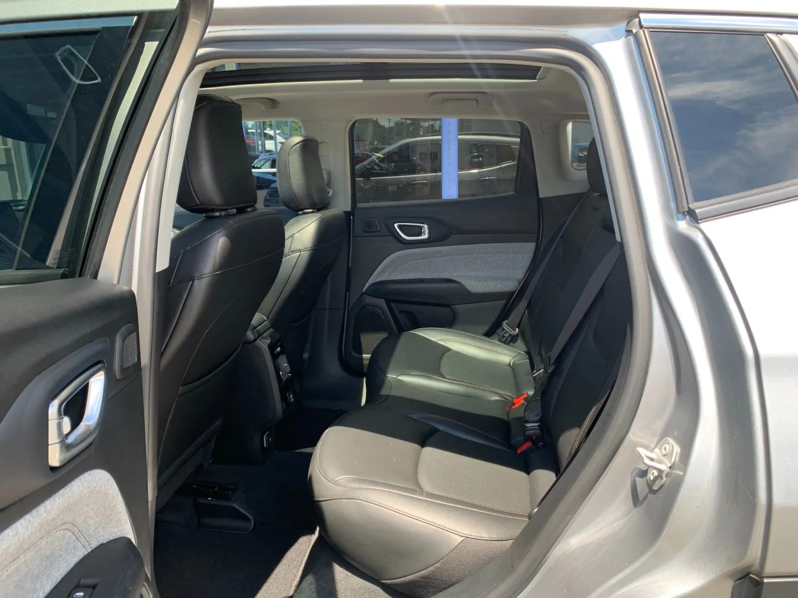 Jeep Compass photo 29