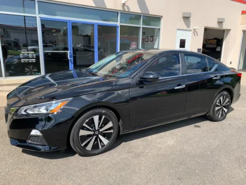 Black 2022 Nissan Altima 2.5 SV for sale in Meriden, CT