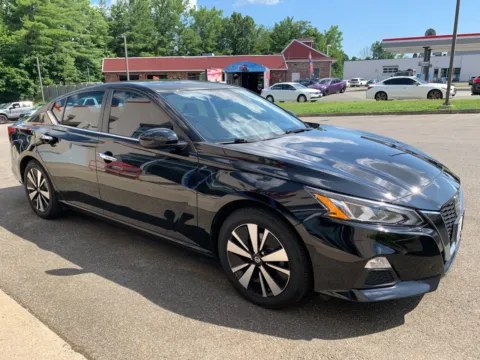 Another view of 2022 Nissan Altima 2.5 SV for sale in Meriden, CT at Star Auto Sales