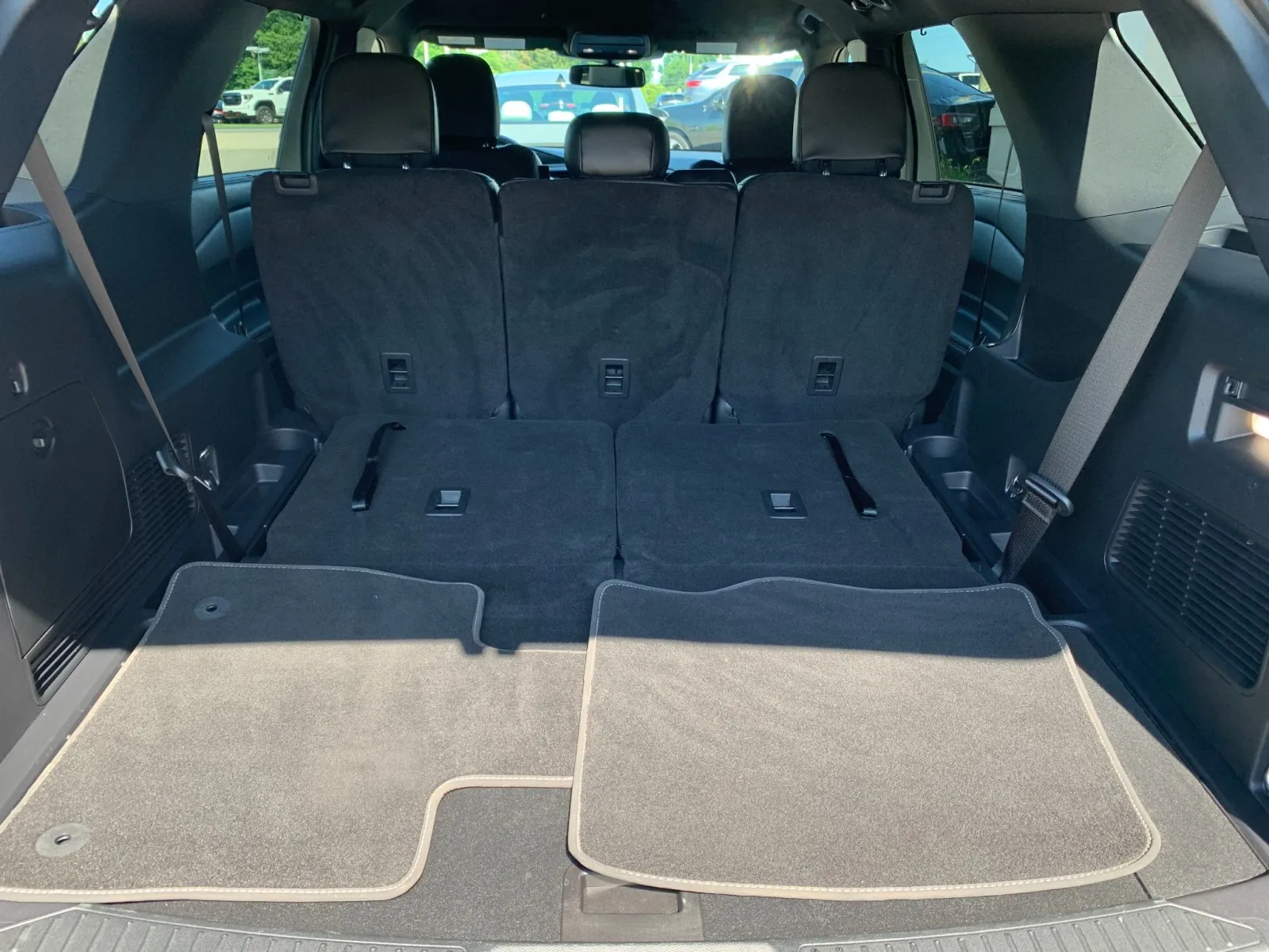 Ford Explorer photo 10