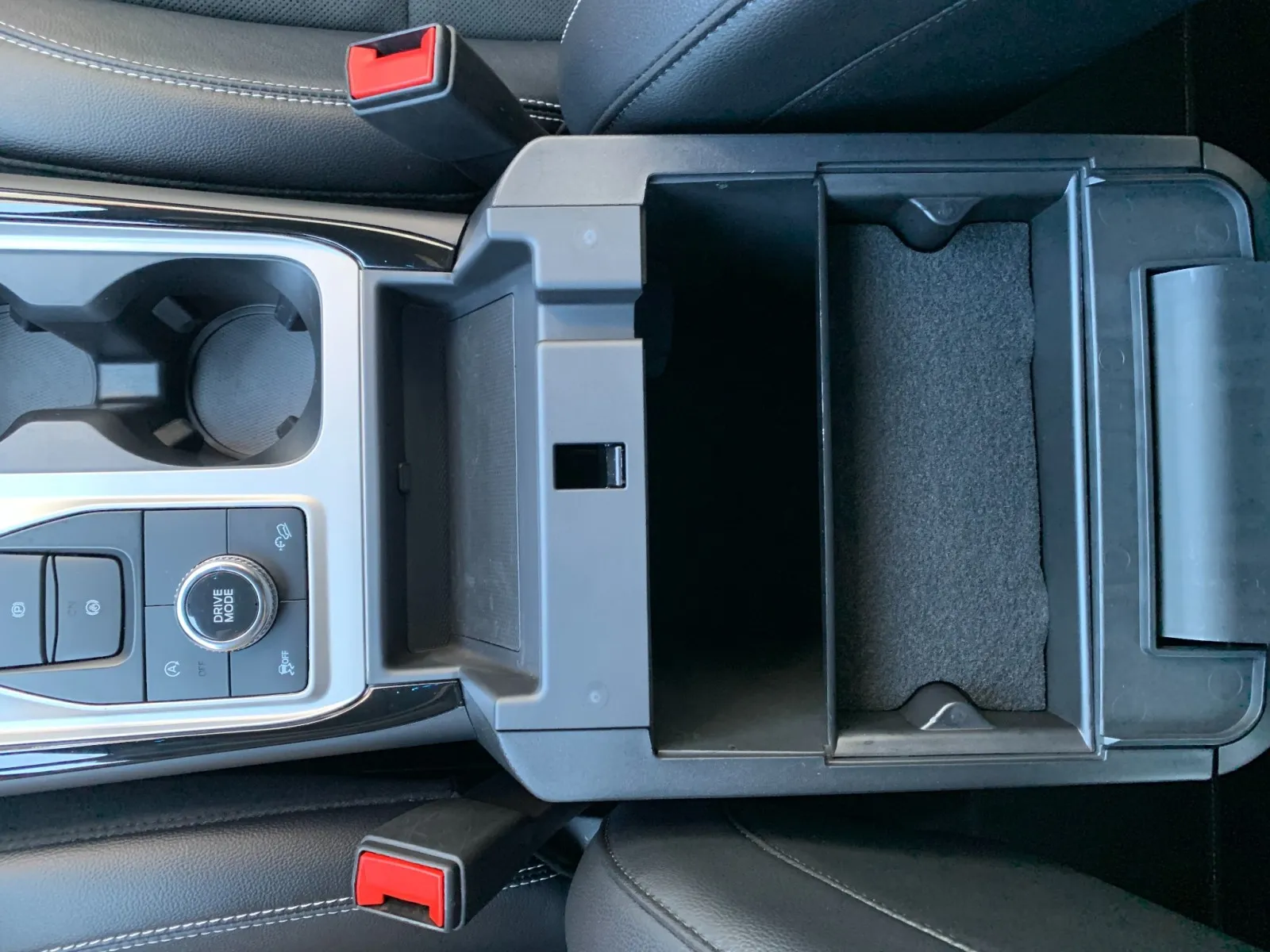 Ford Explorer photo 29