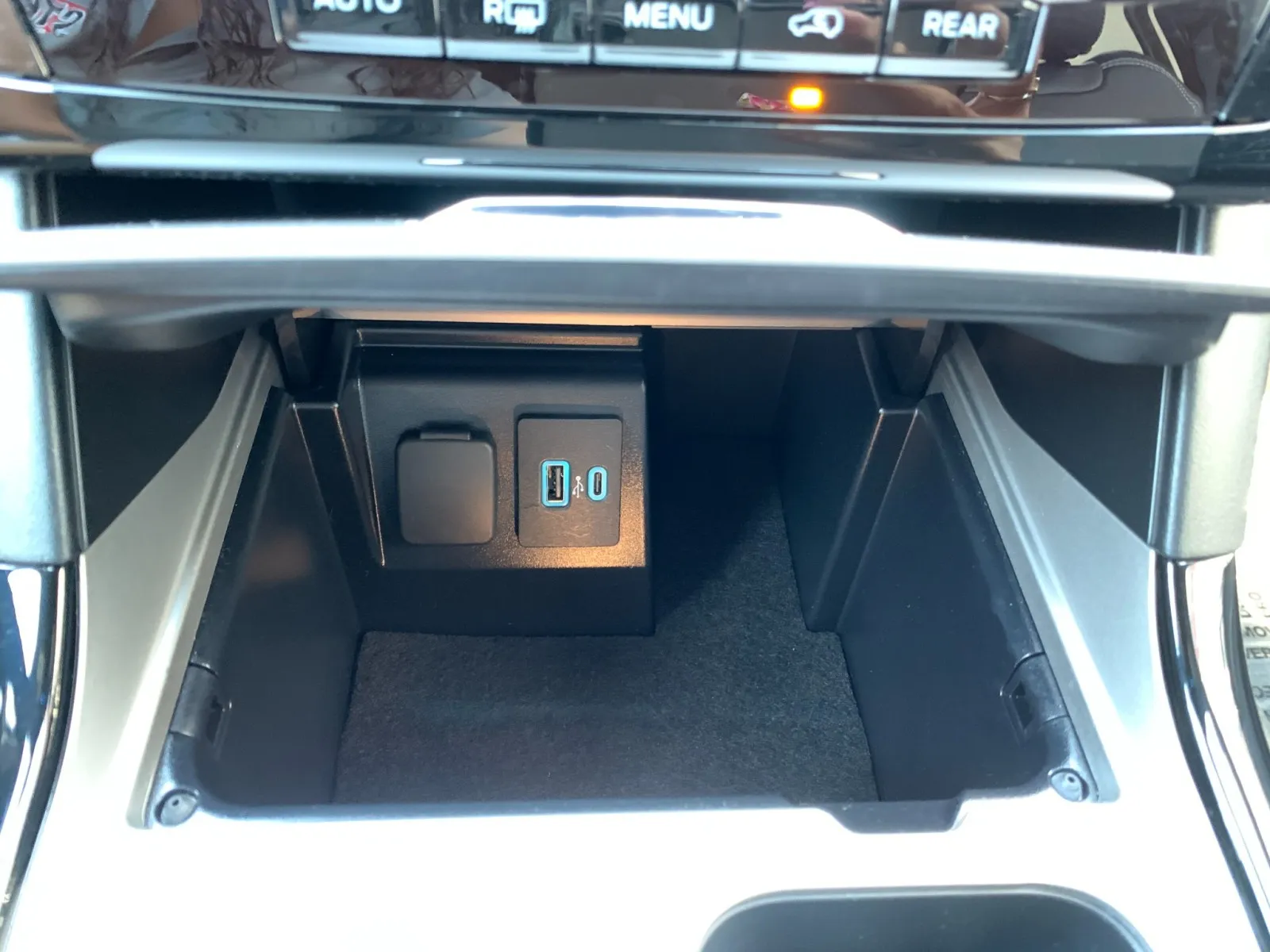 Ford Explorer photo 23