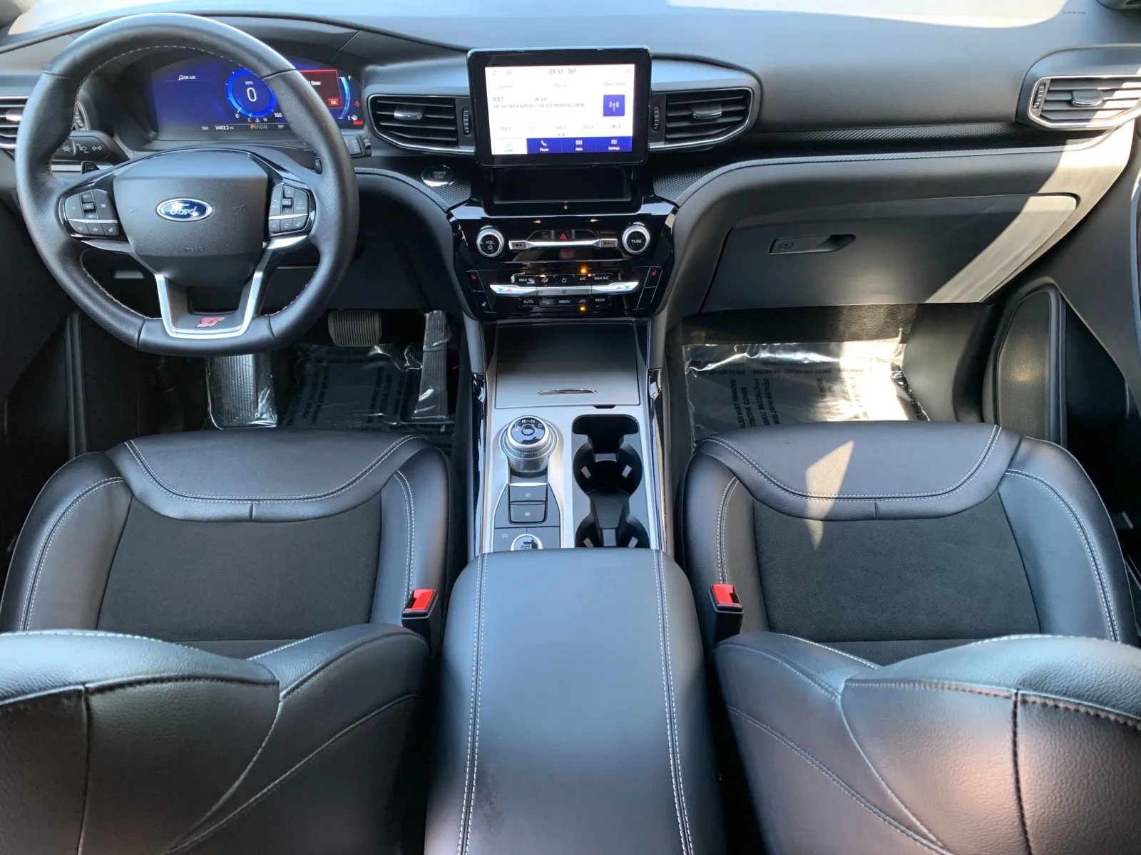 Ford Explorer photo 38