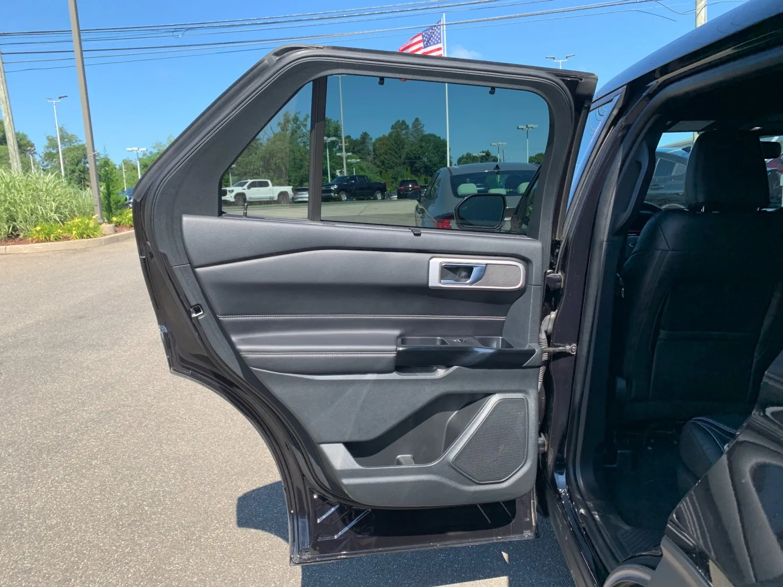 Ford Explorer photo 32