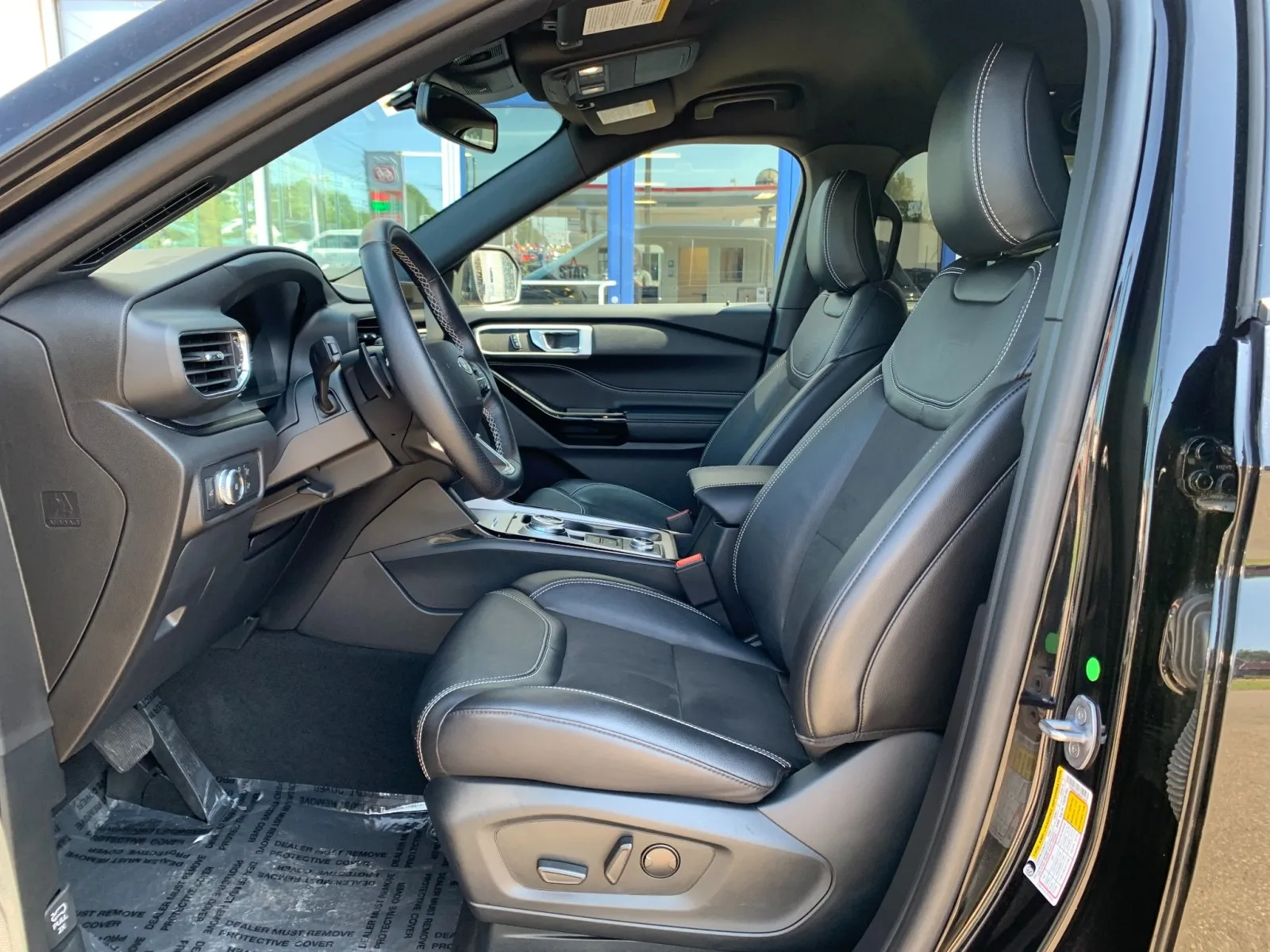 Ford Explorer photo 12