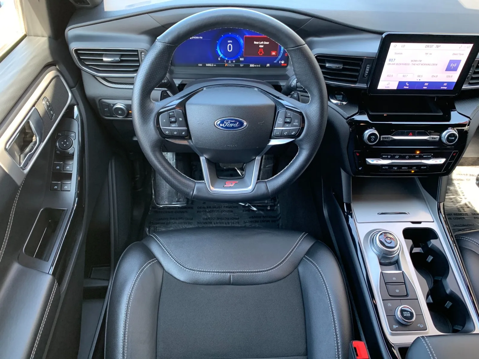 Ford Explorer photo 37