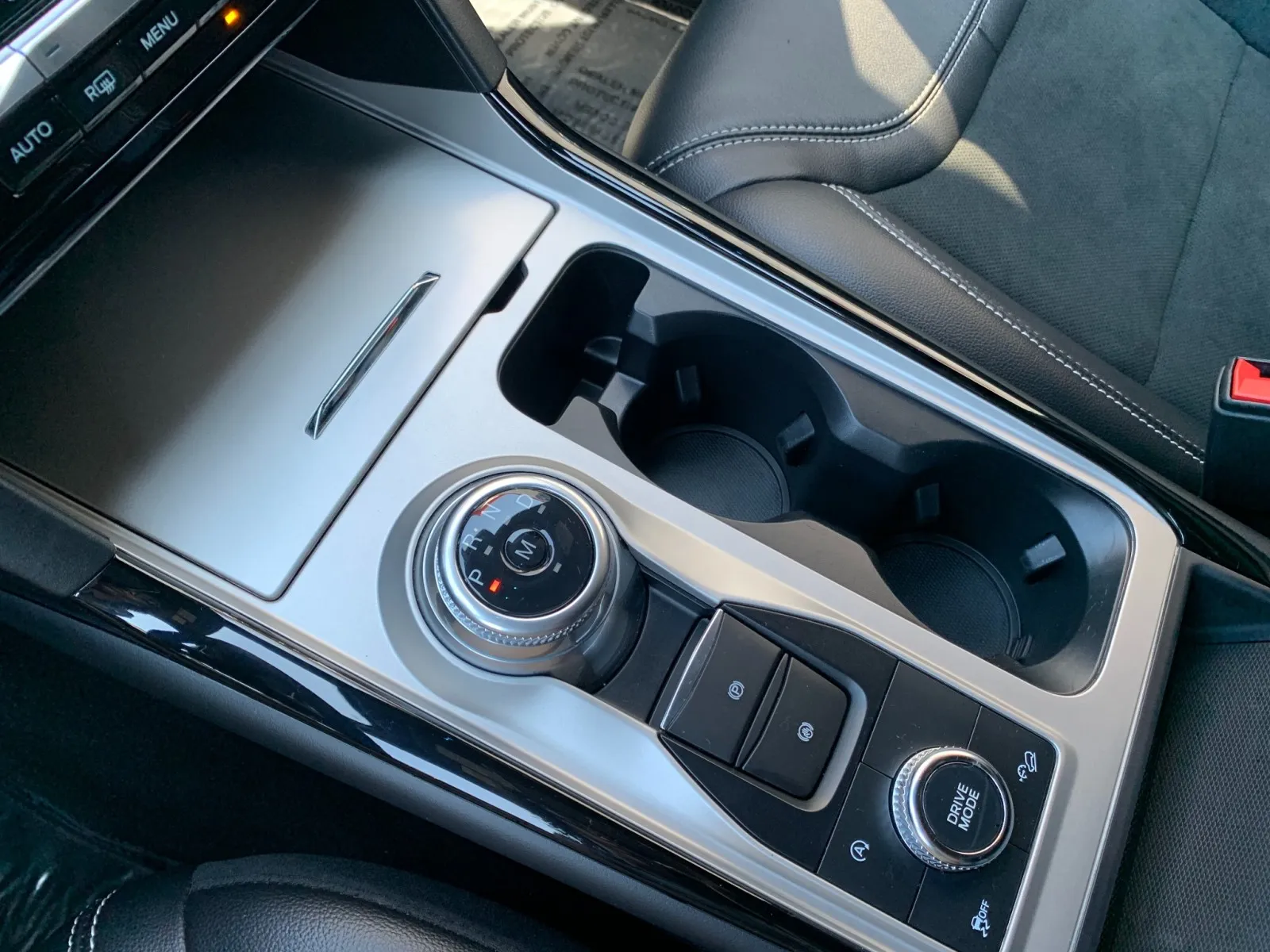 Ford Explorer photo 20