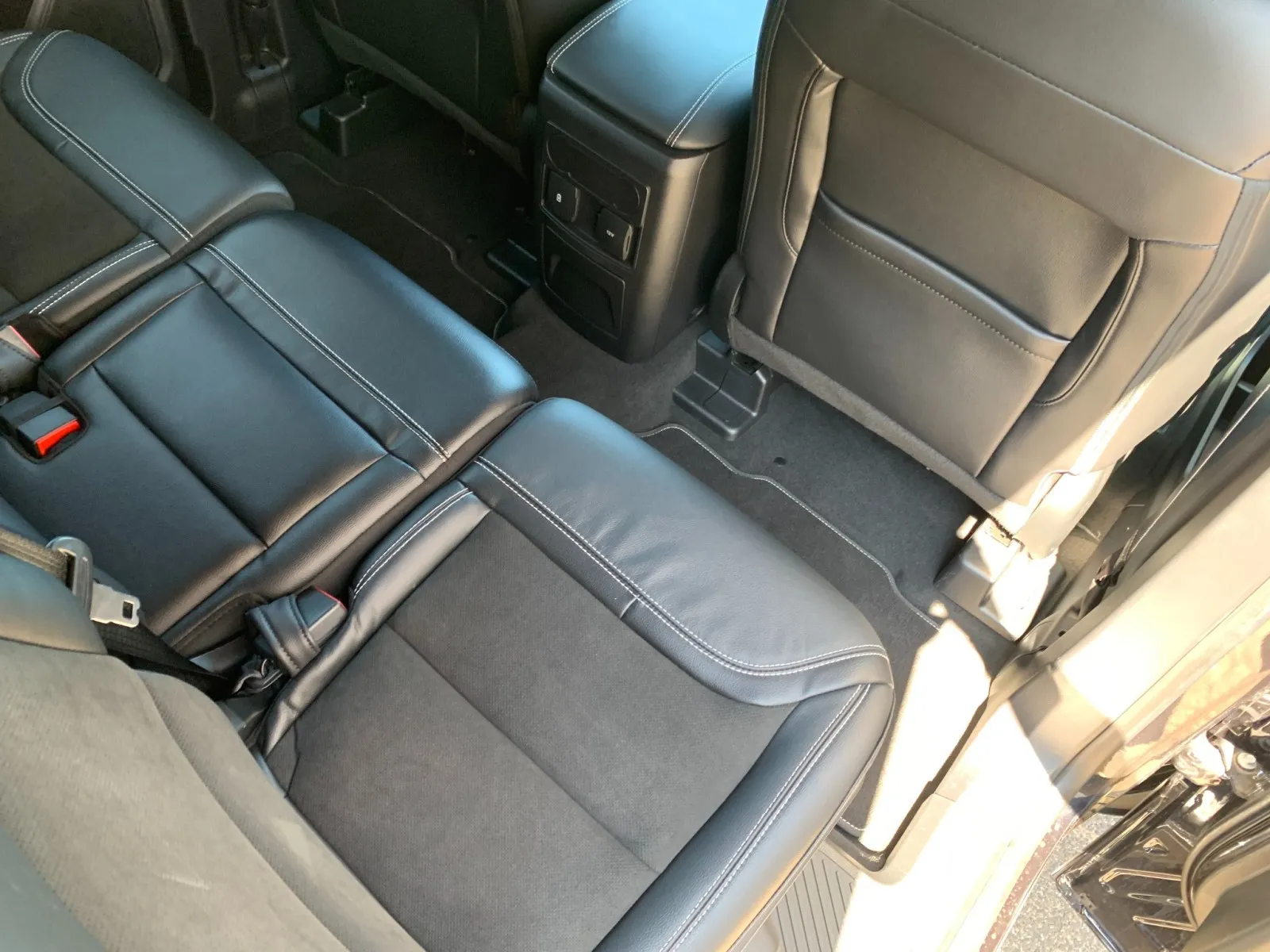 Ford Explorer photo 46