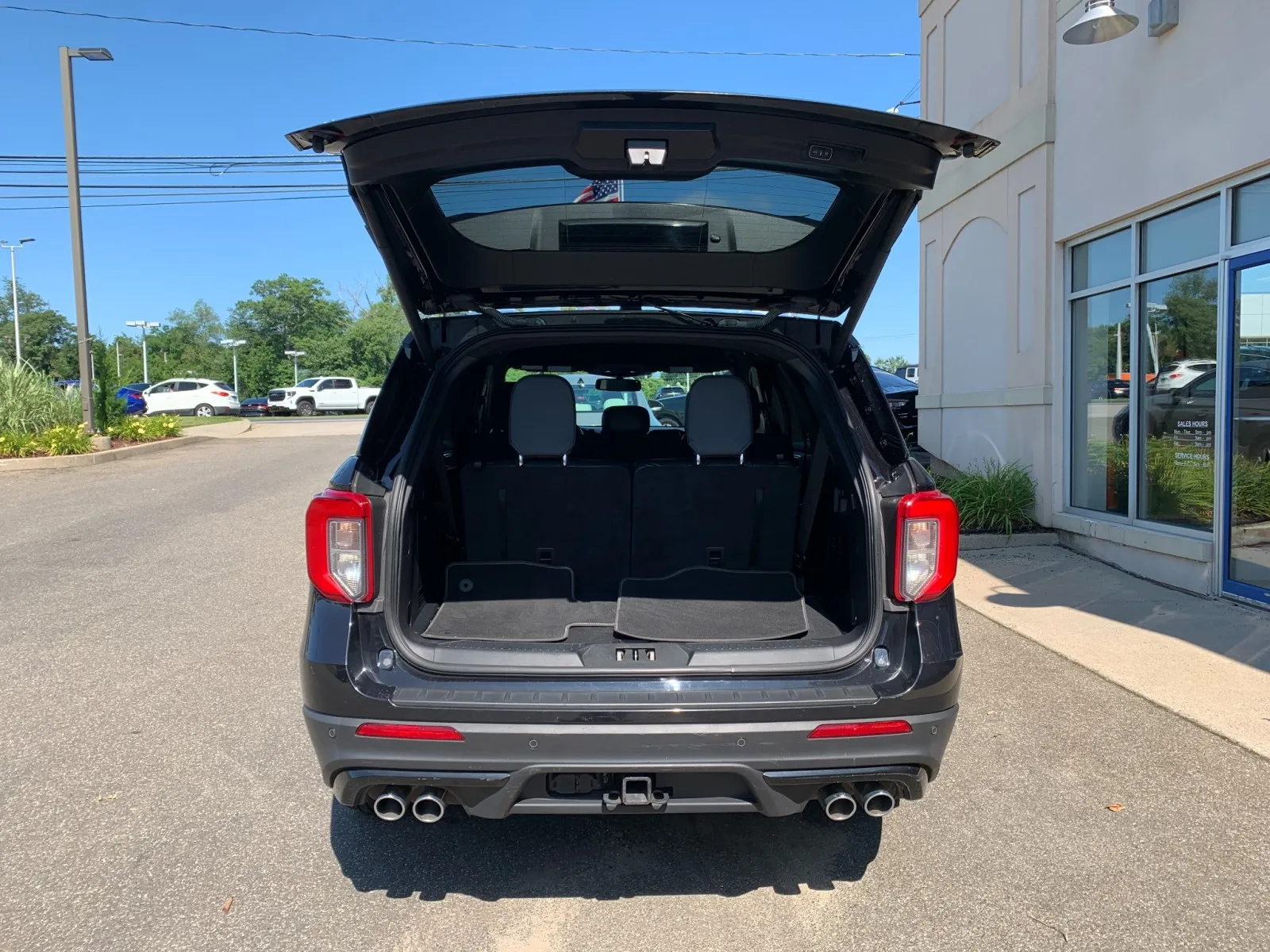 Ford Explorer photo 8