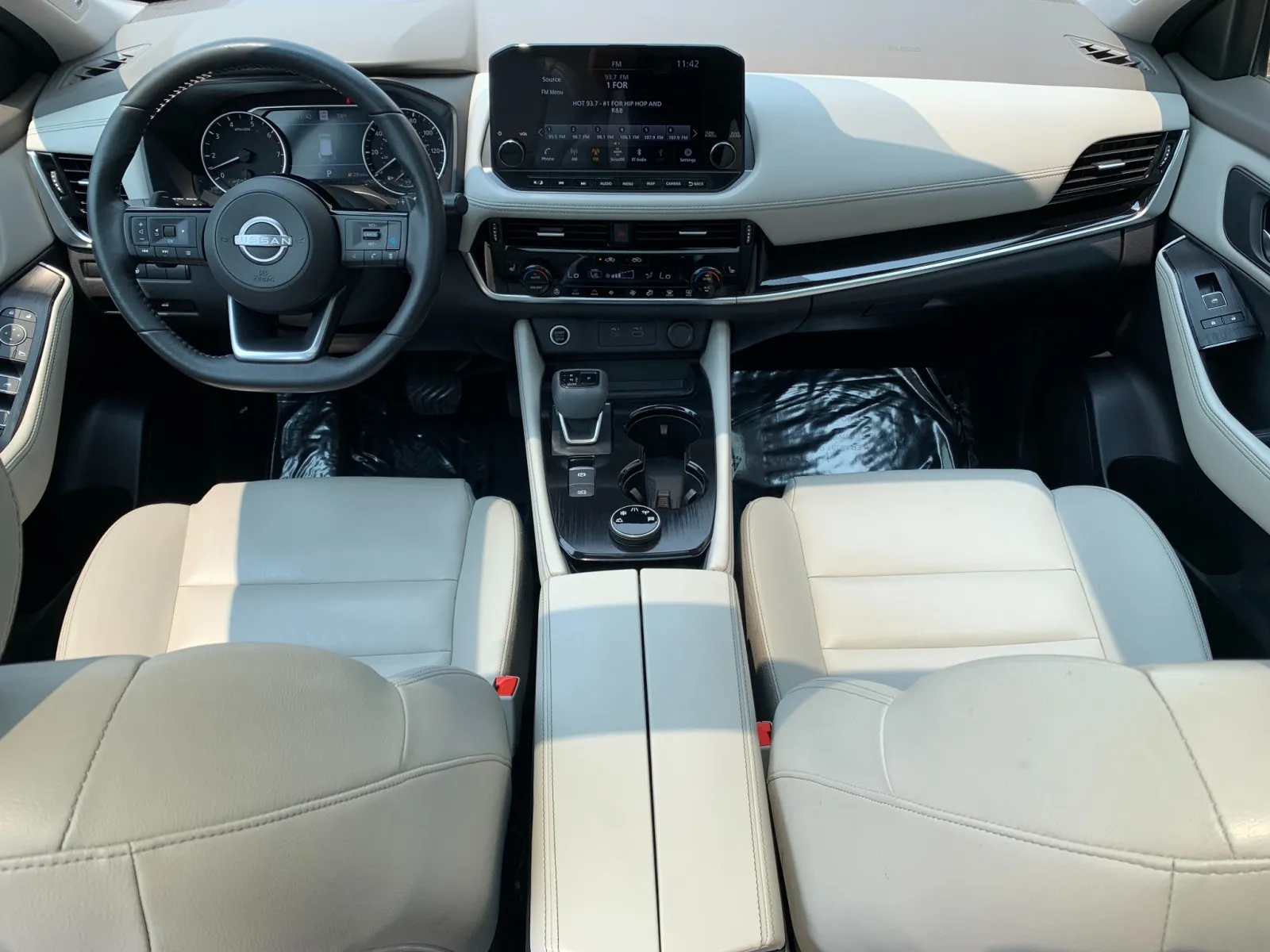 Nissan Rogue photo 30