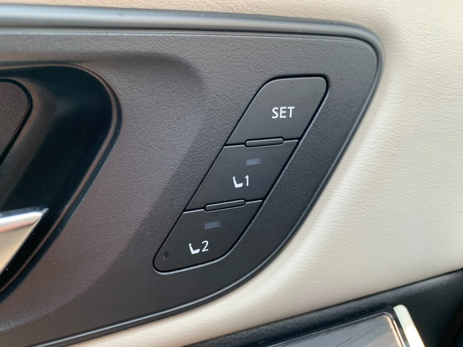 Nissan Rogue photo 14