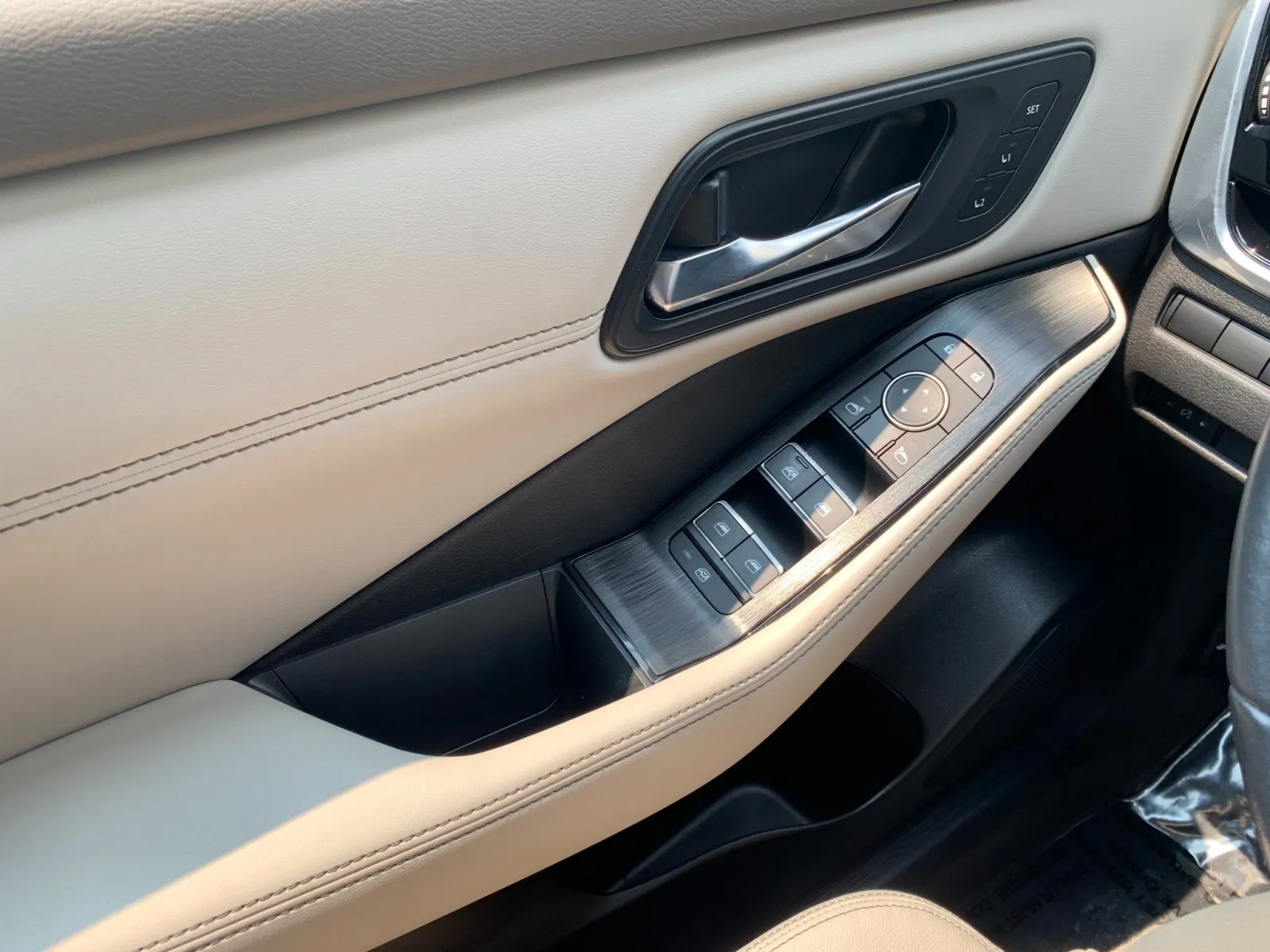 Nissan Rogue photo 13