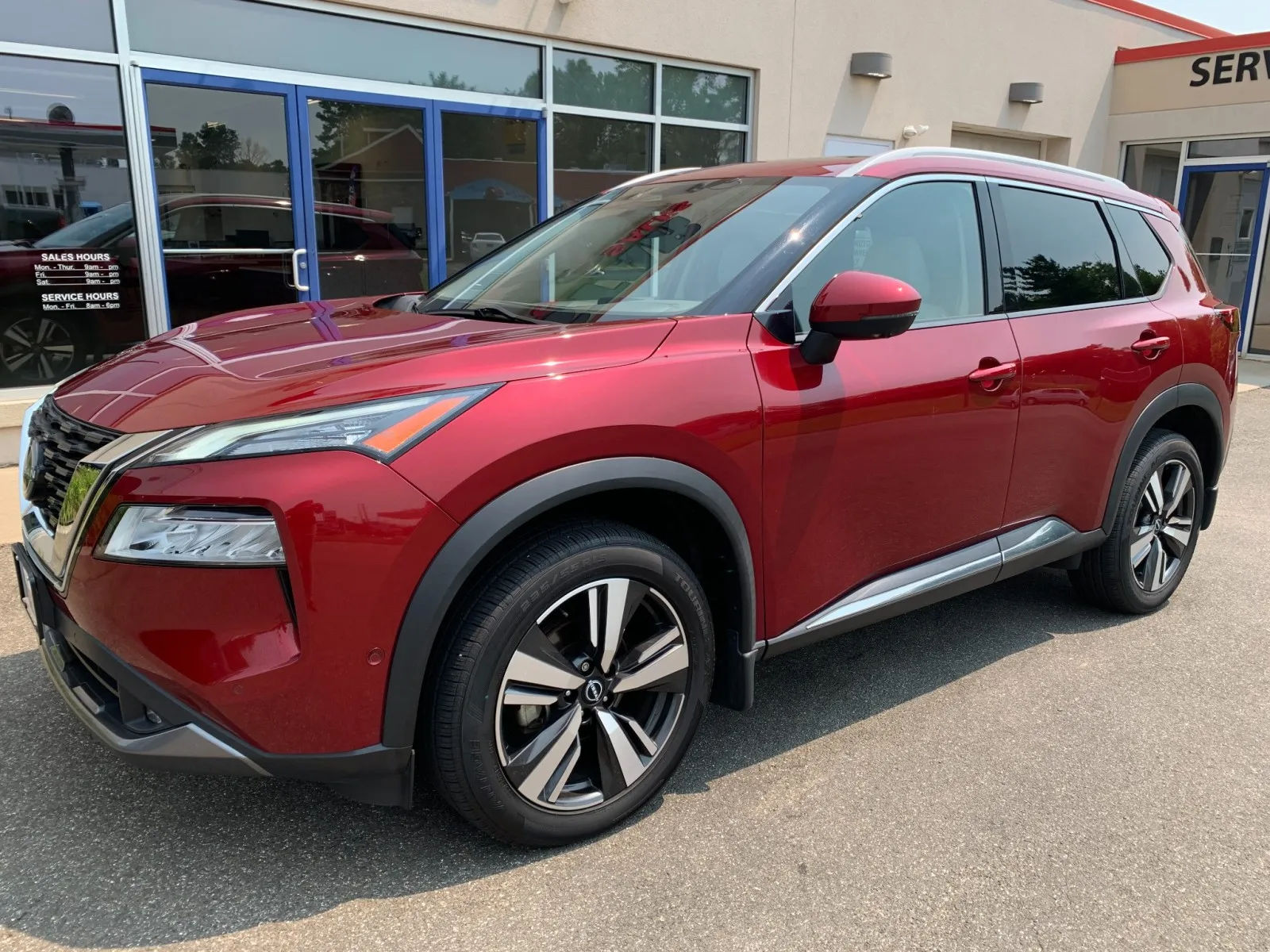 Red 2022 Nissan Rogue SL for sale in Meriden, CT