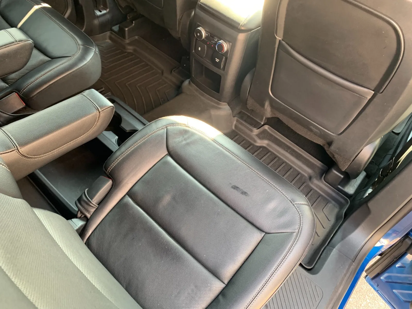 Ford Explorer photo 47