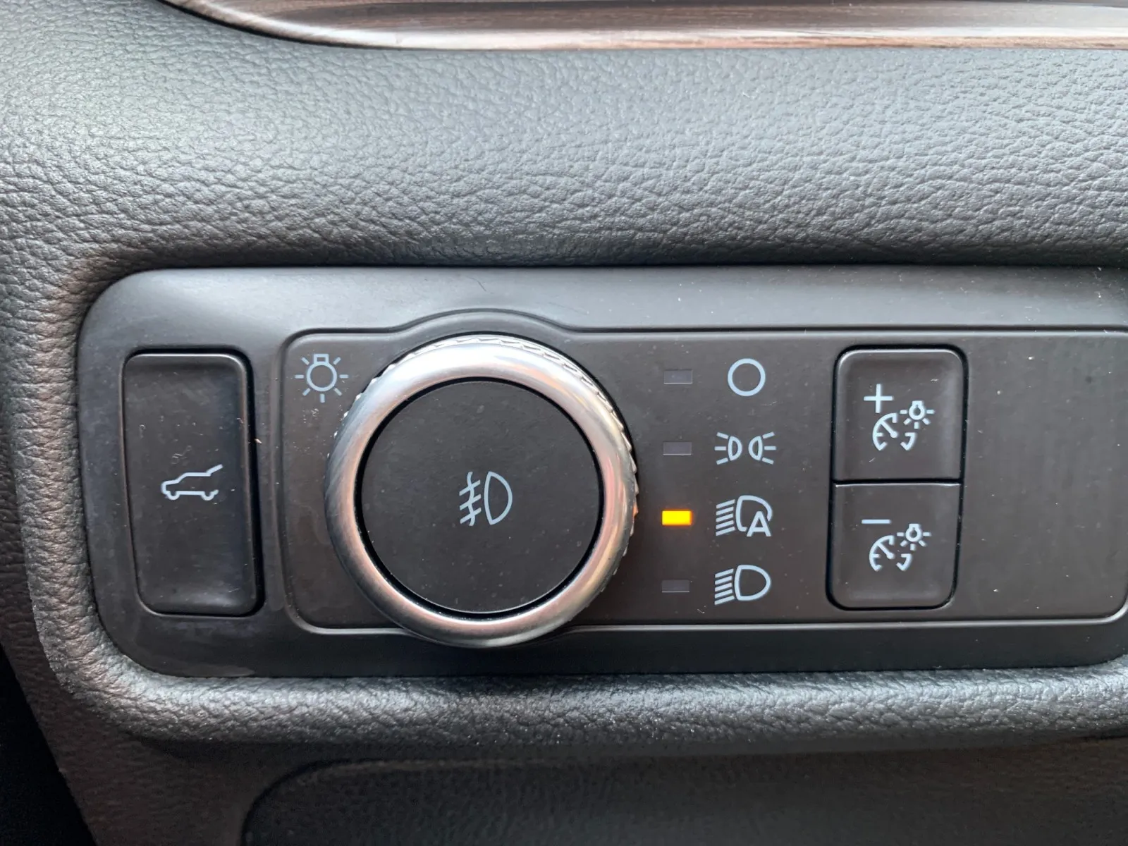 Ford Explorer photo 18