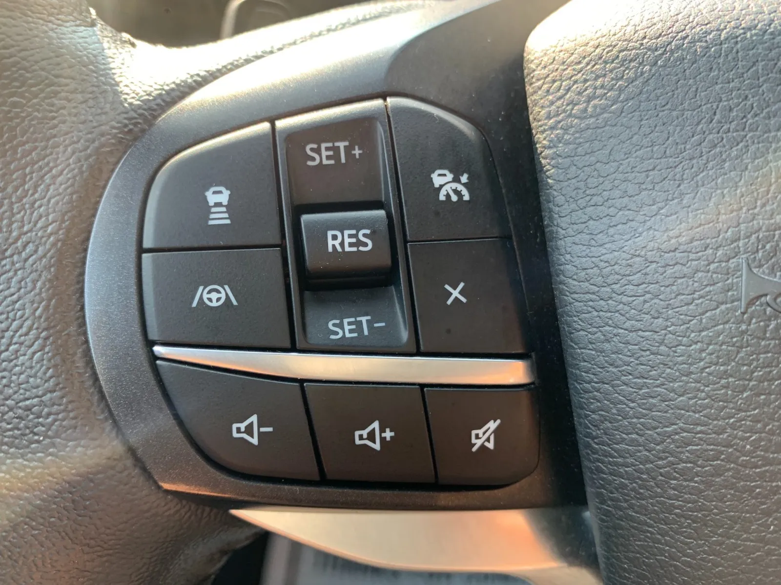 Ford Explorer photo 20