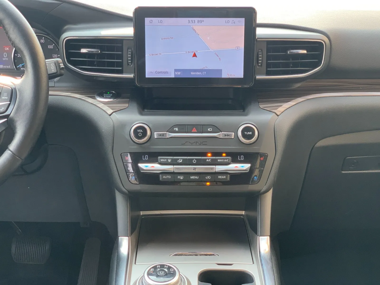 Ford Explorer photo 39