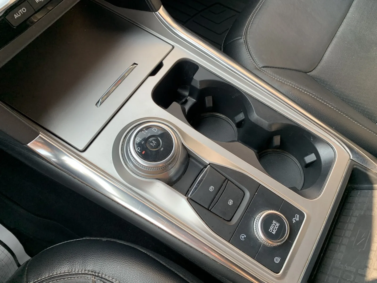 Ford Explorer photo 22