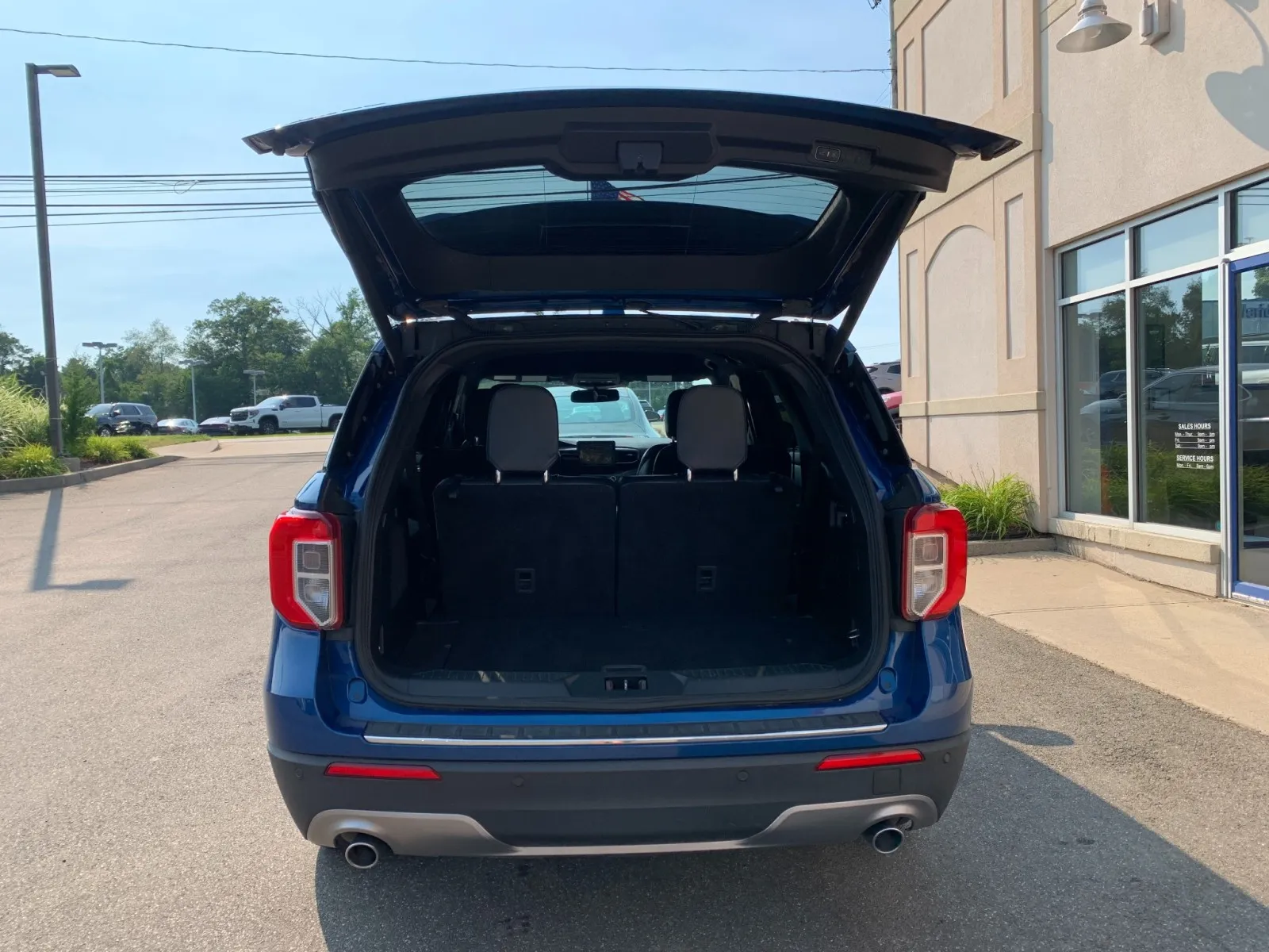Ford Explorer photo 8
