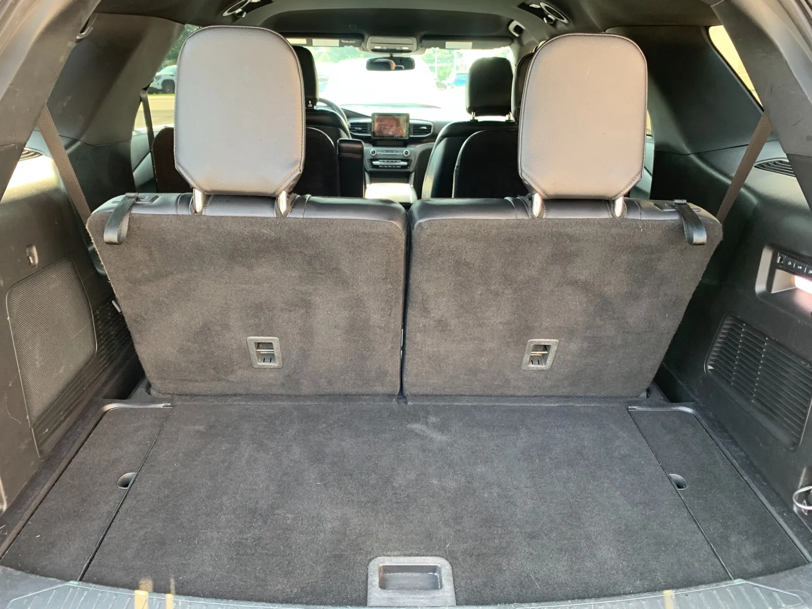 Ford Explorer photo 9