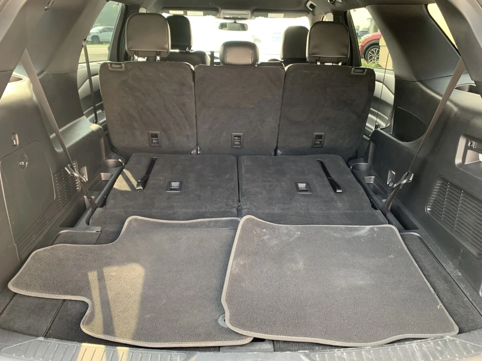 Ford Explorer photo 11