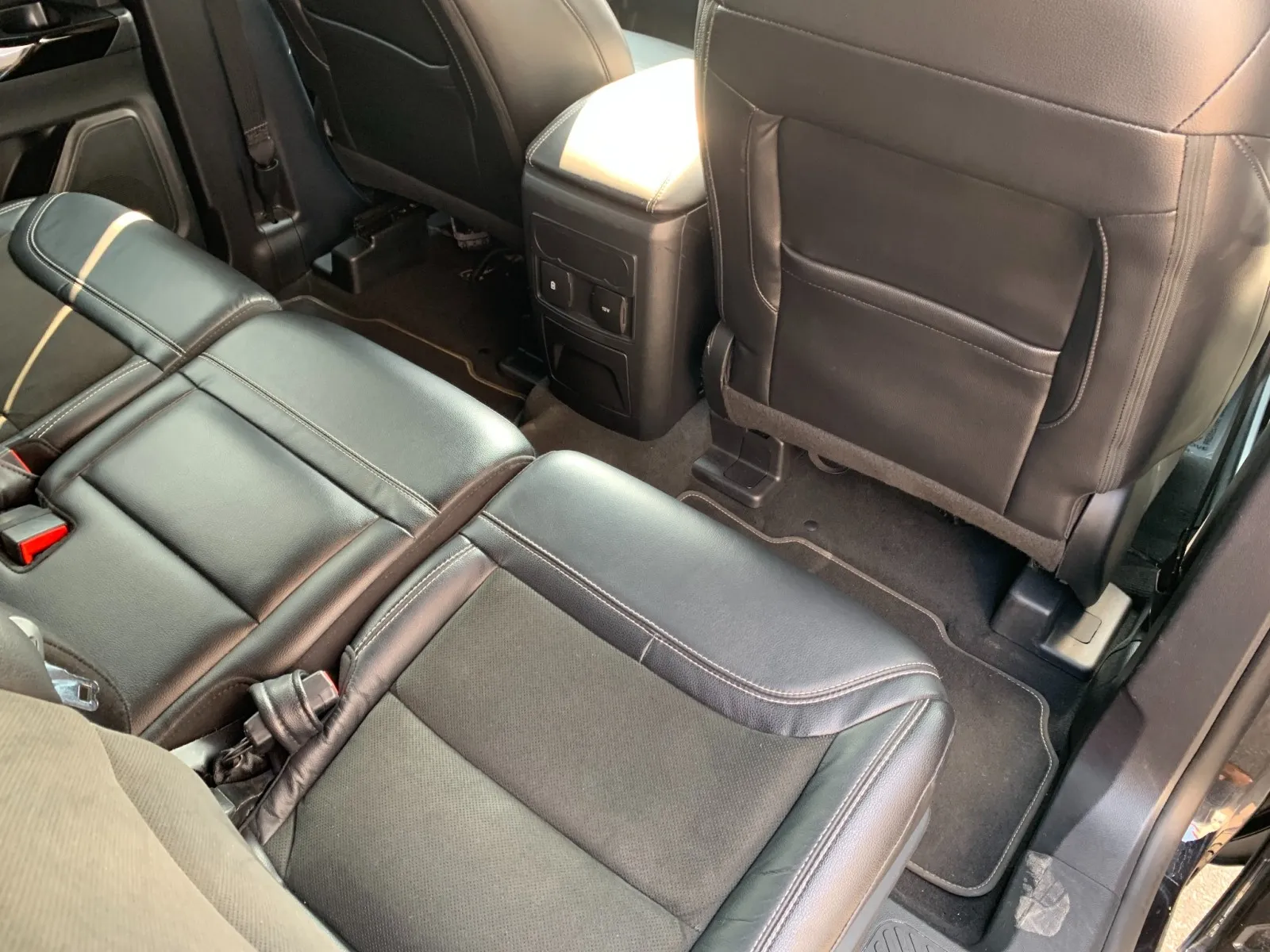 Ford Explorer photo 42