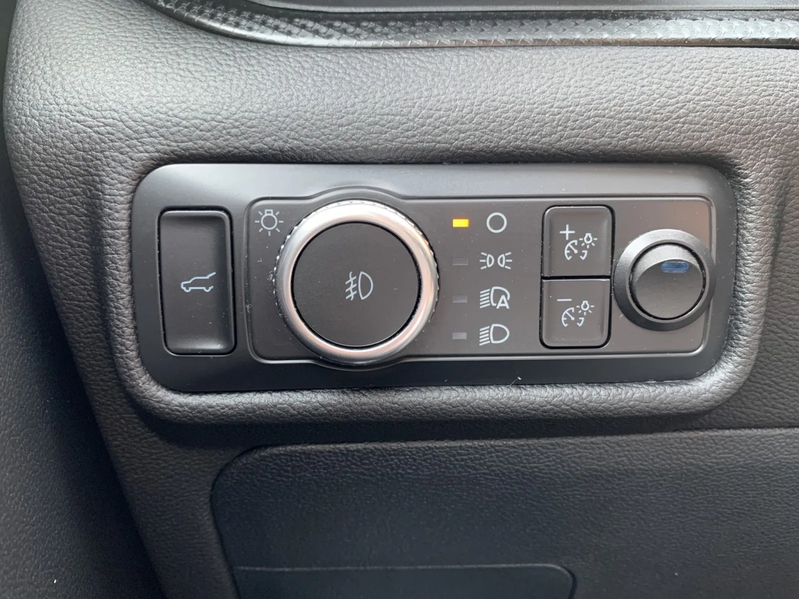 Ford Explorer photo 16