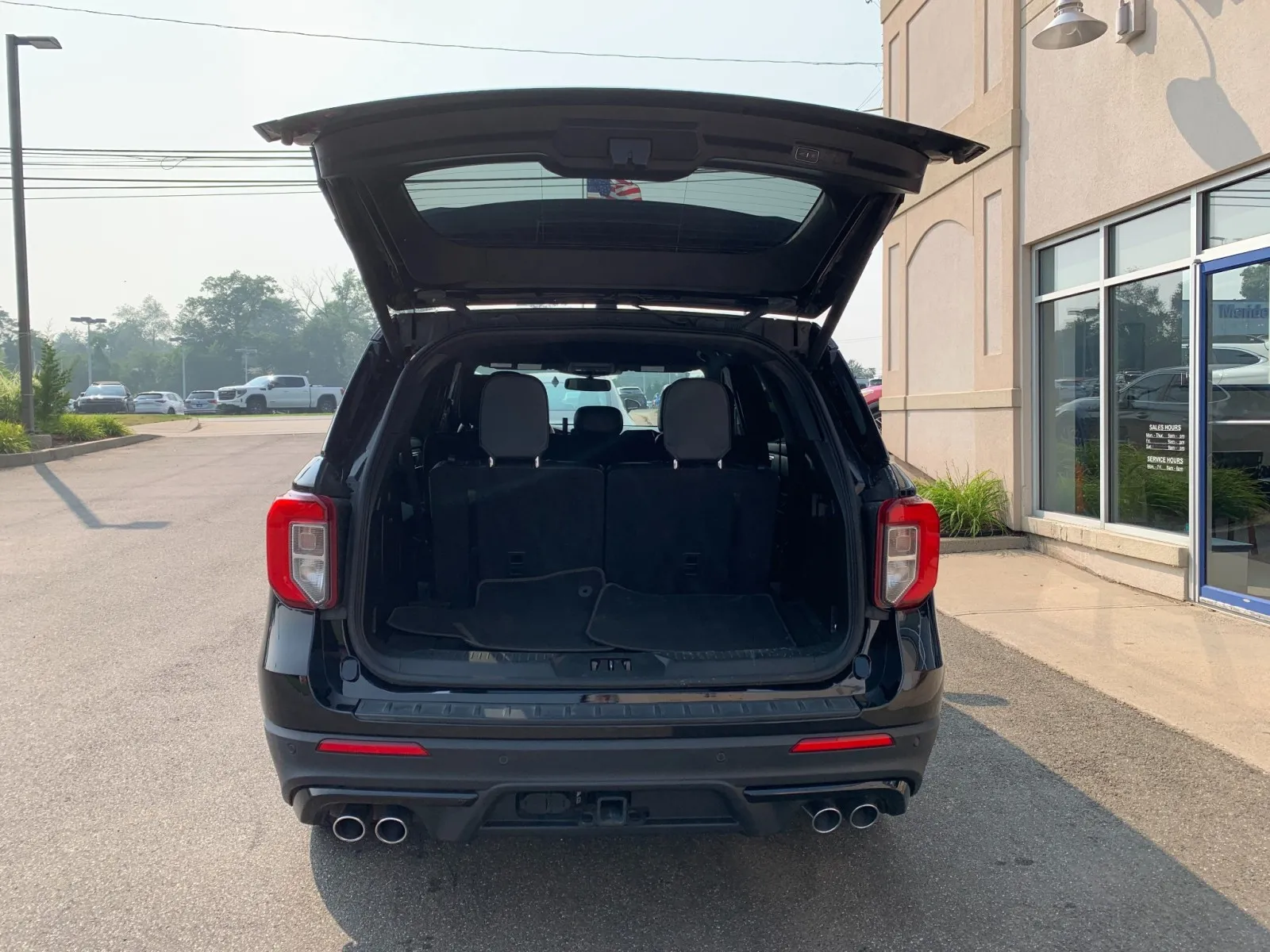 Ford Explorer photo 8