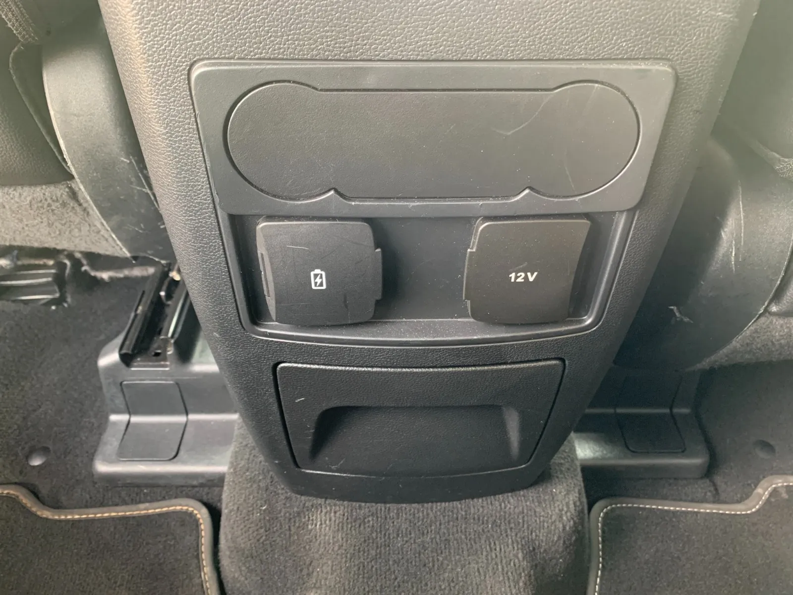 Ford Explorer photo 35