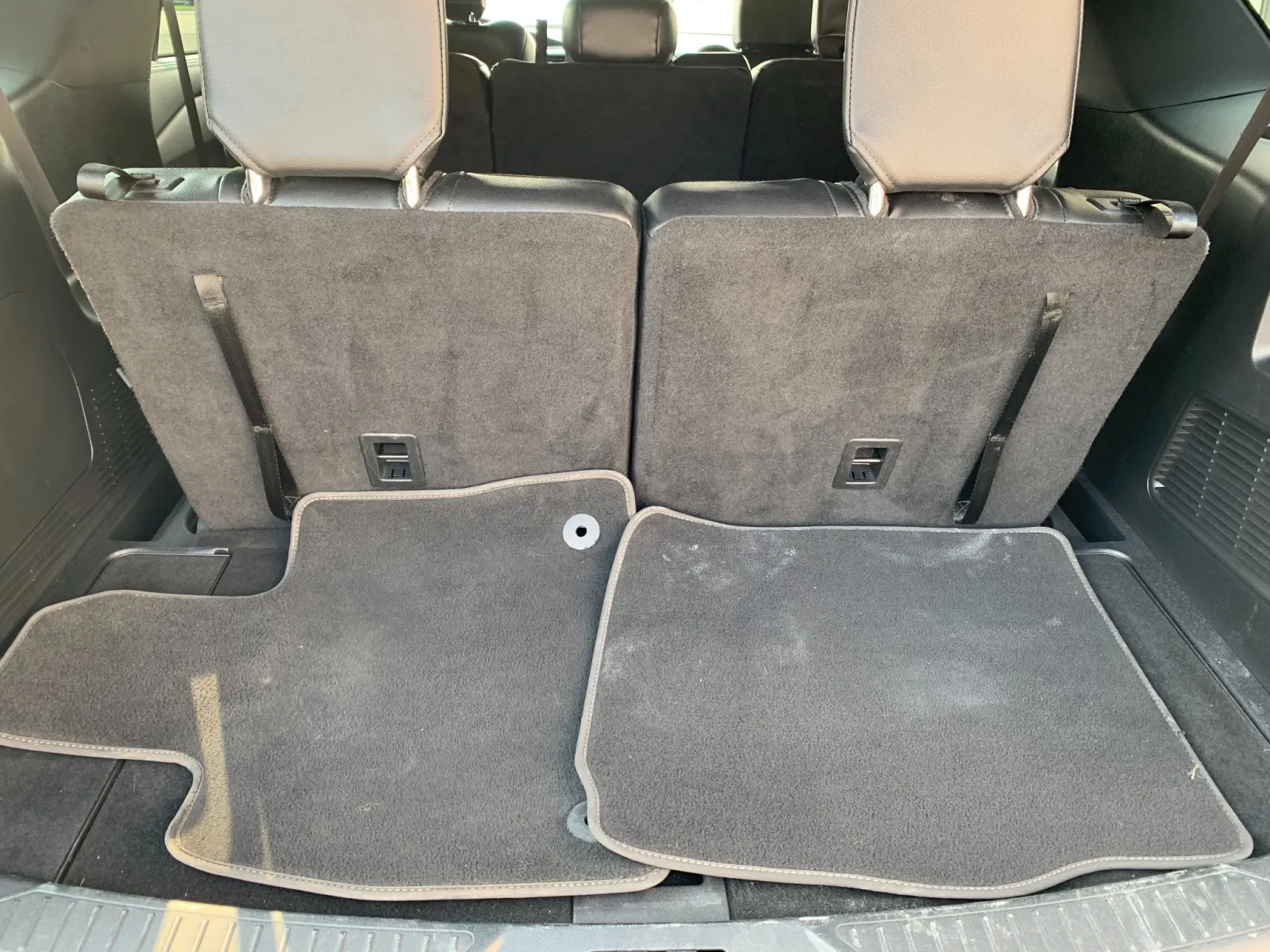 Ford Explorer photo 9