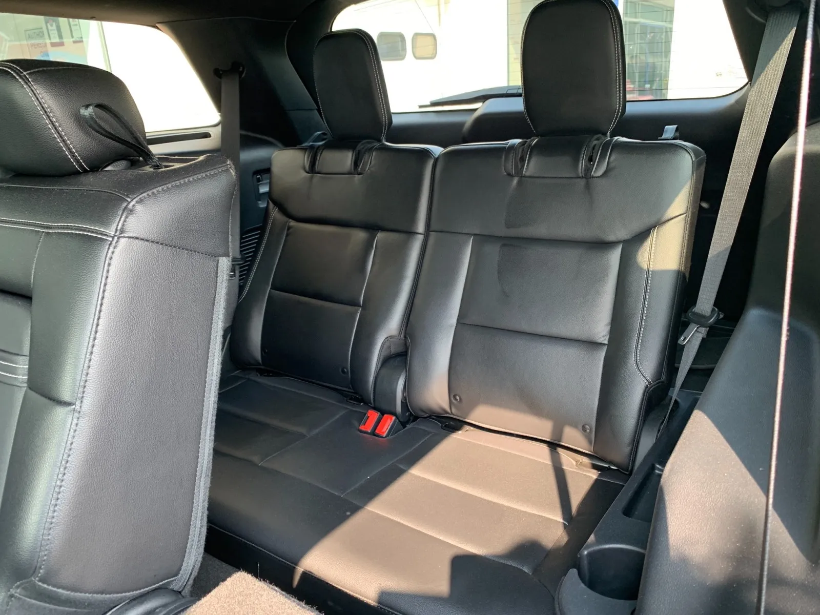 Ford Explorer photo 37