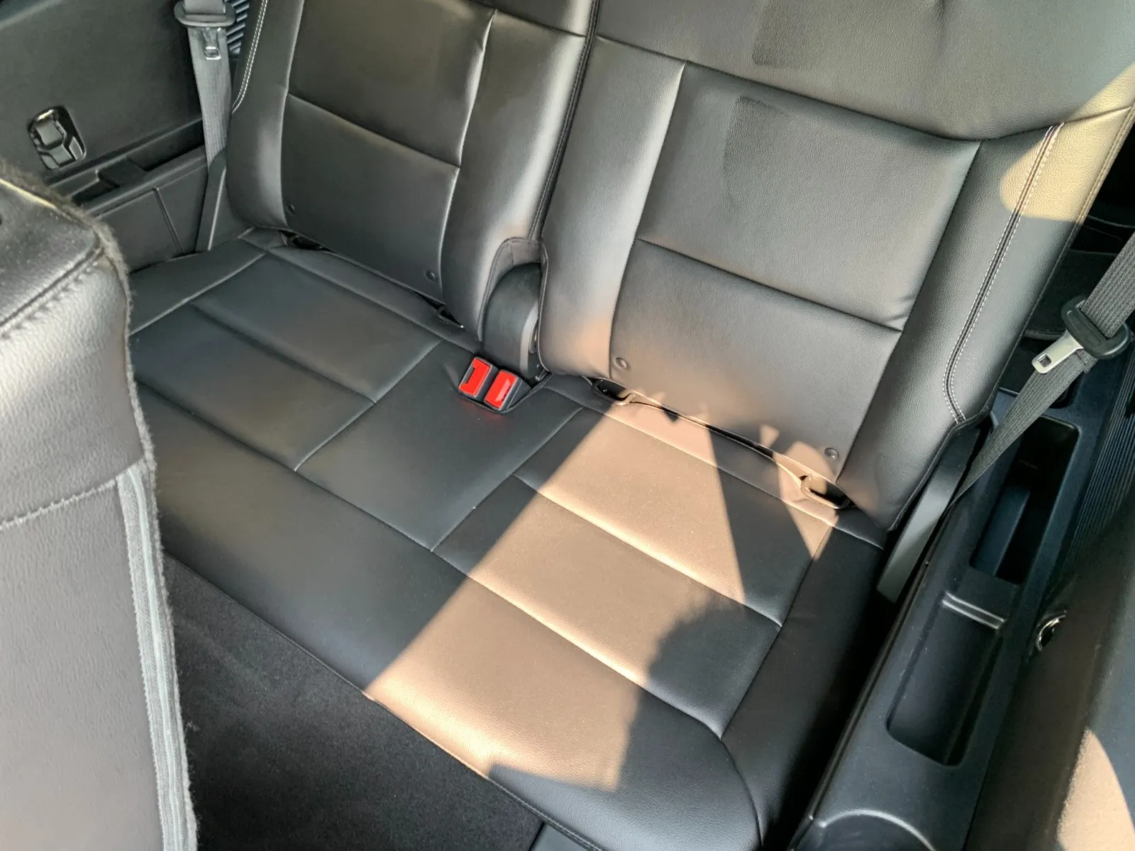 Ford Explorer photo 38