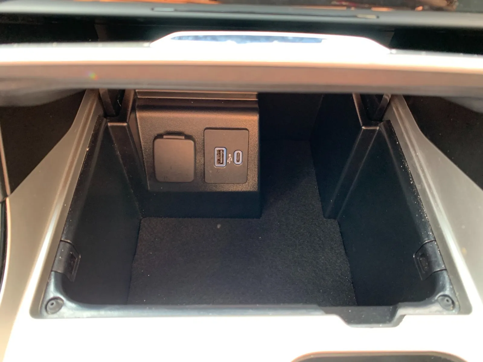 Ford Explorer photo 23