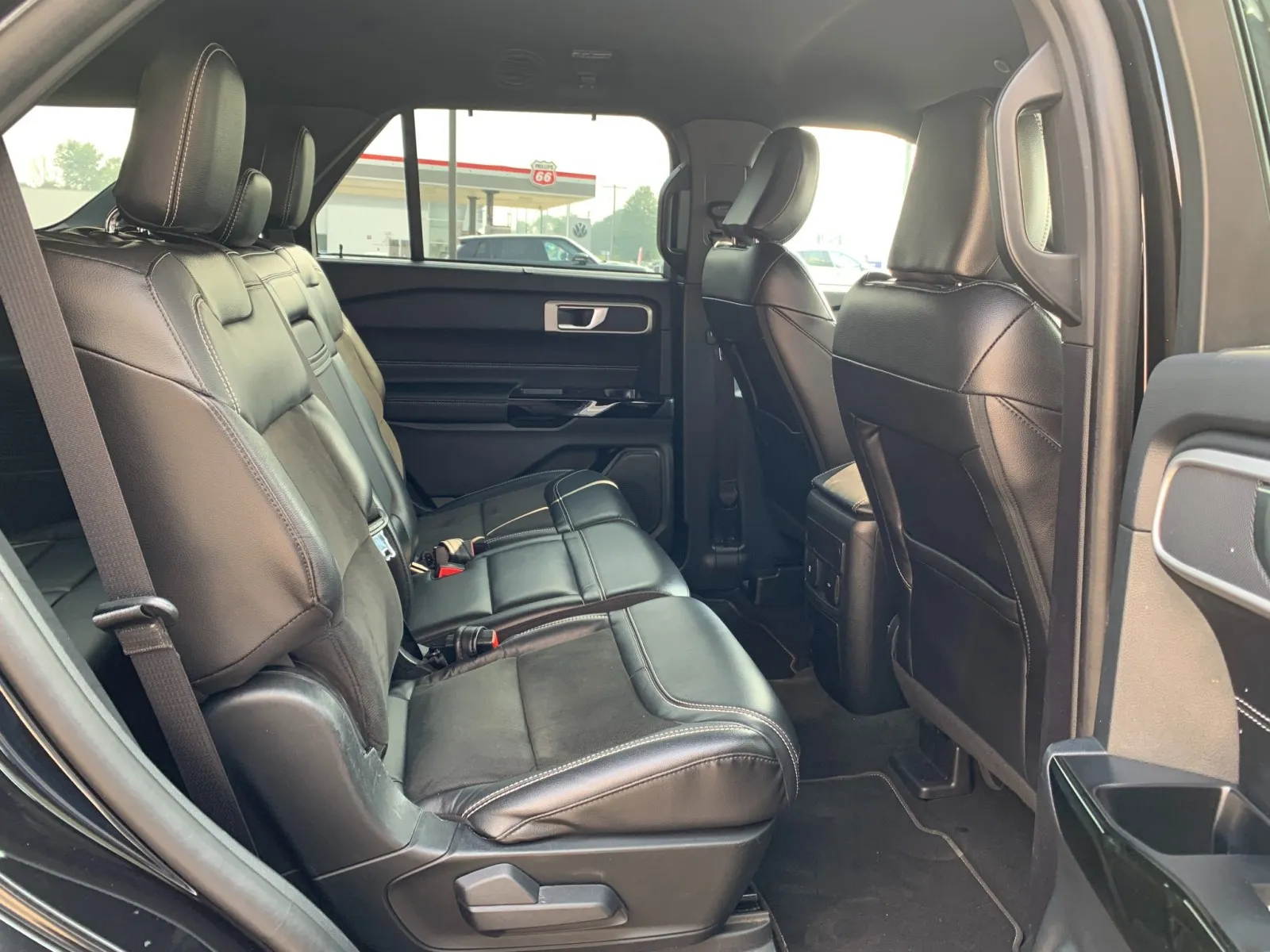 Ford Explorer photo 39