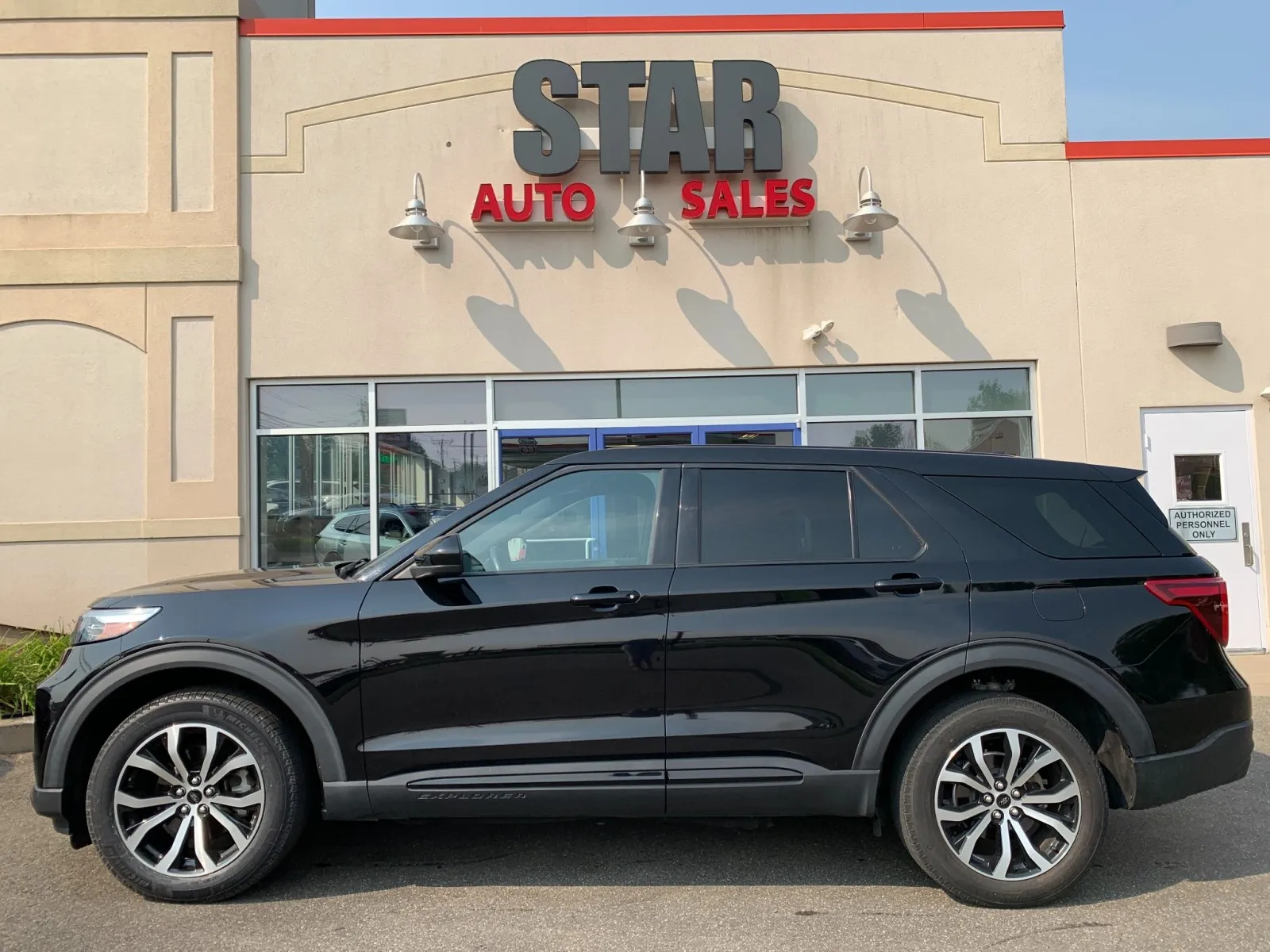 Ford Explorer photo 4