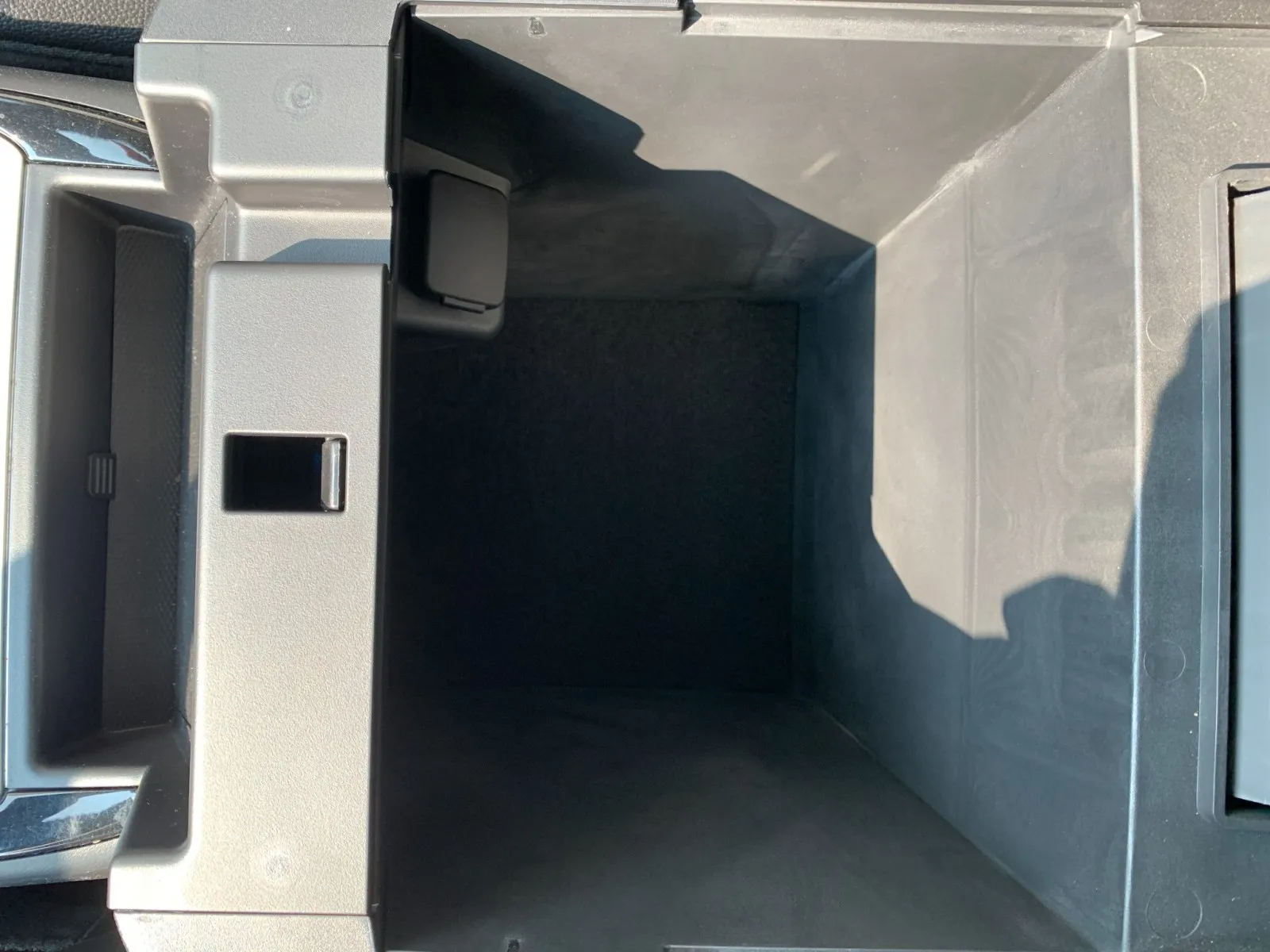 Ford Explorer photo 27