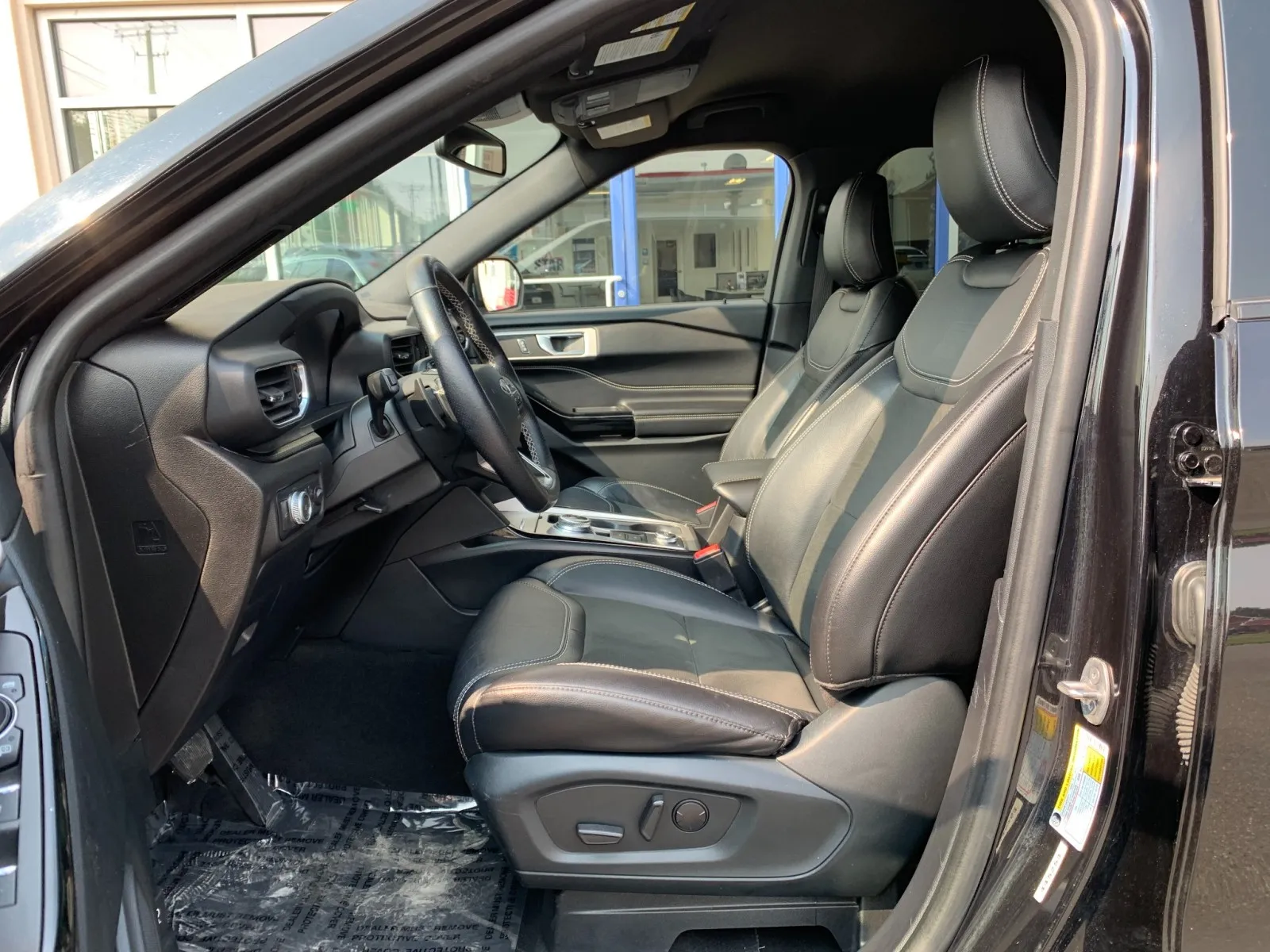 Ford Explorer photo 12