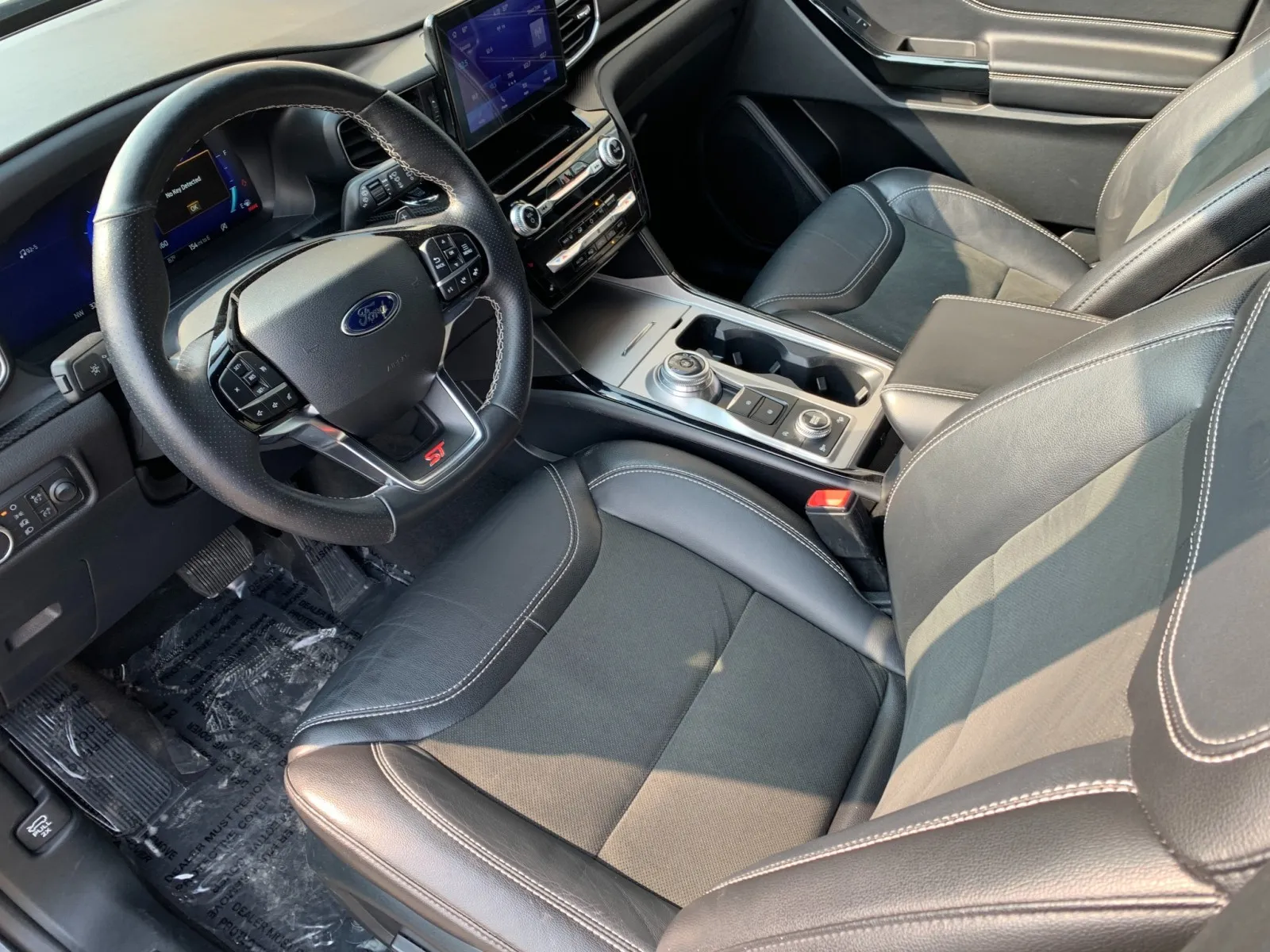 Ford Explorer photo 14