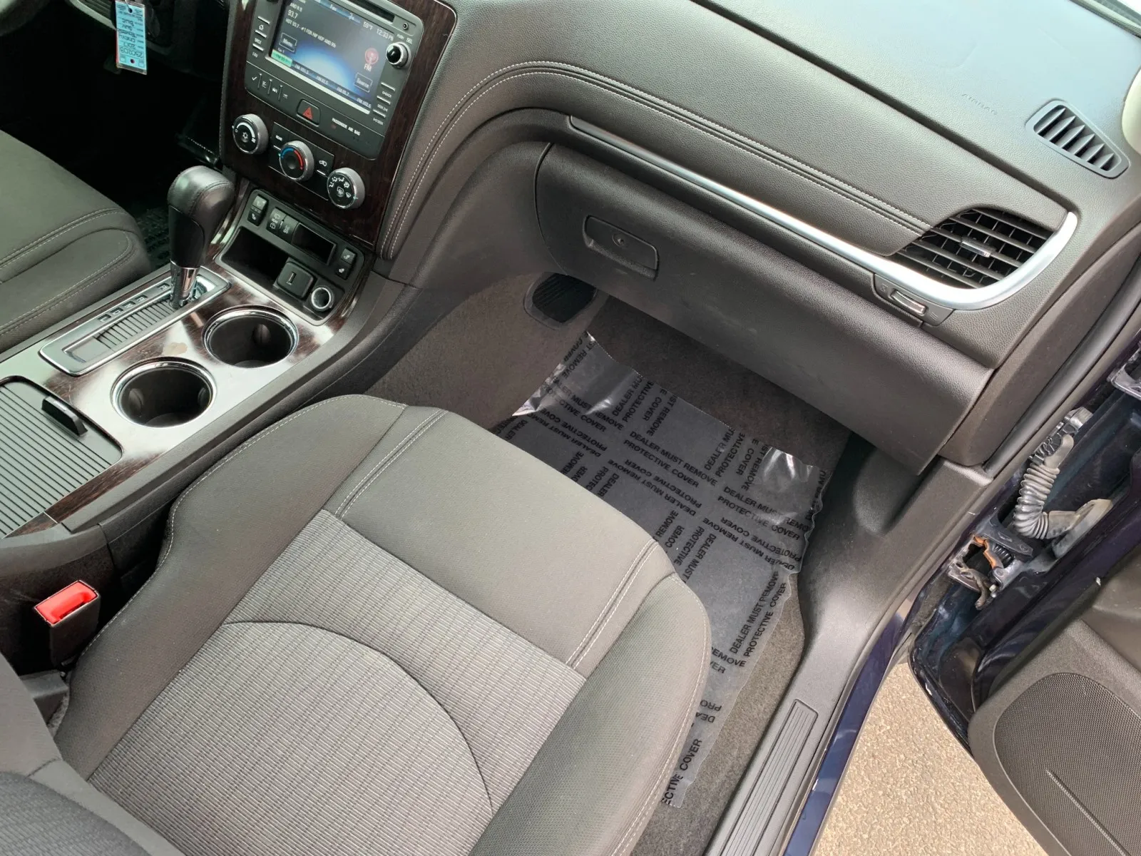 2017 Chevrolet Traverse 1LT - Photo 35