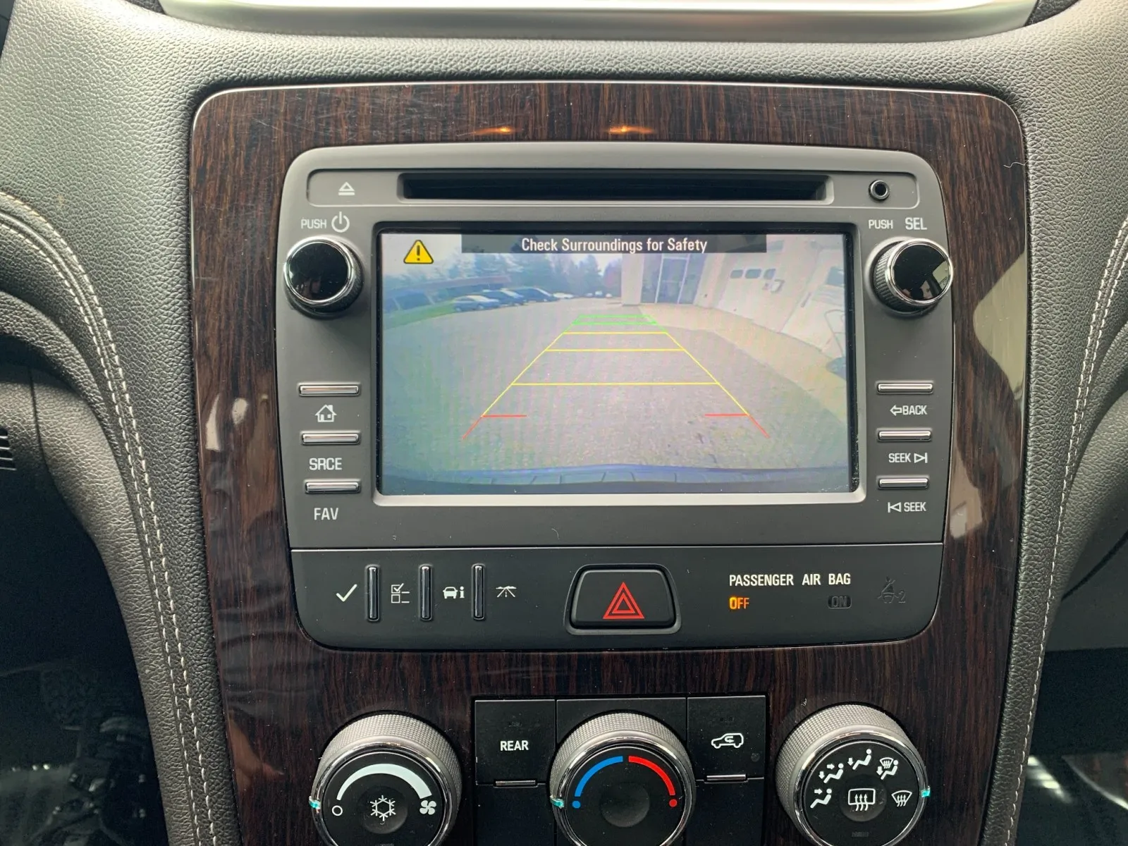 2017 Chevrolet Traverse 1LT - Photo 25