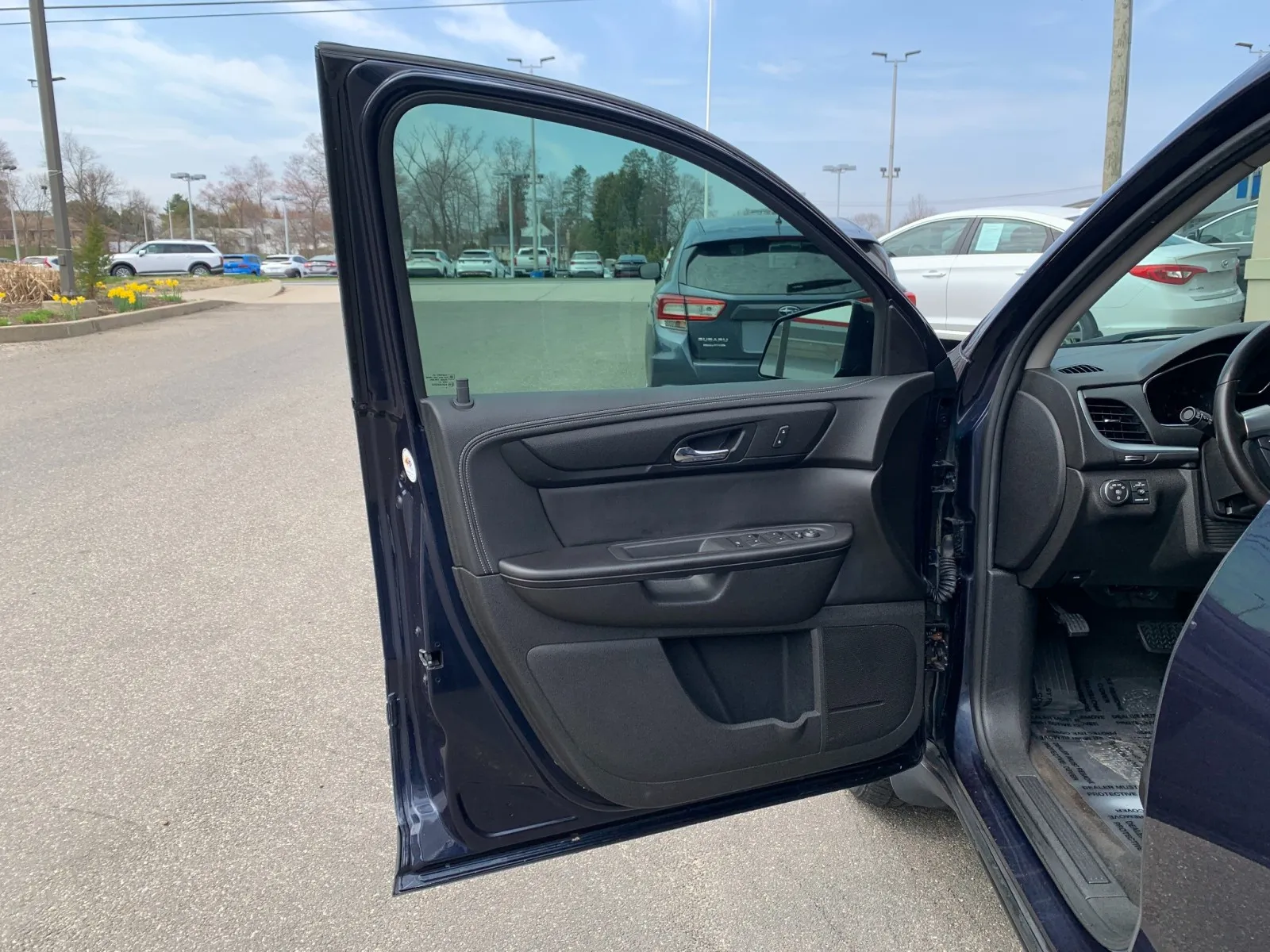 2017 Chevrolet Traverse 1LT - Photo 12