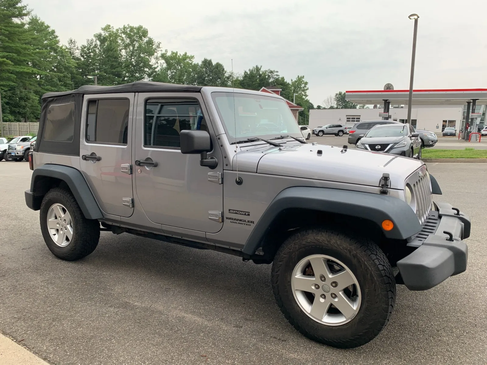 Jeep Wrangler photo 3