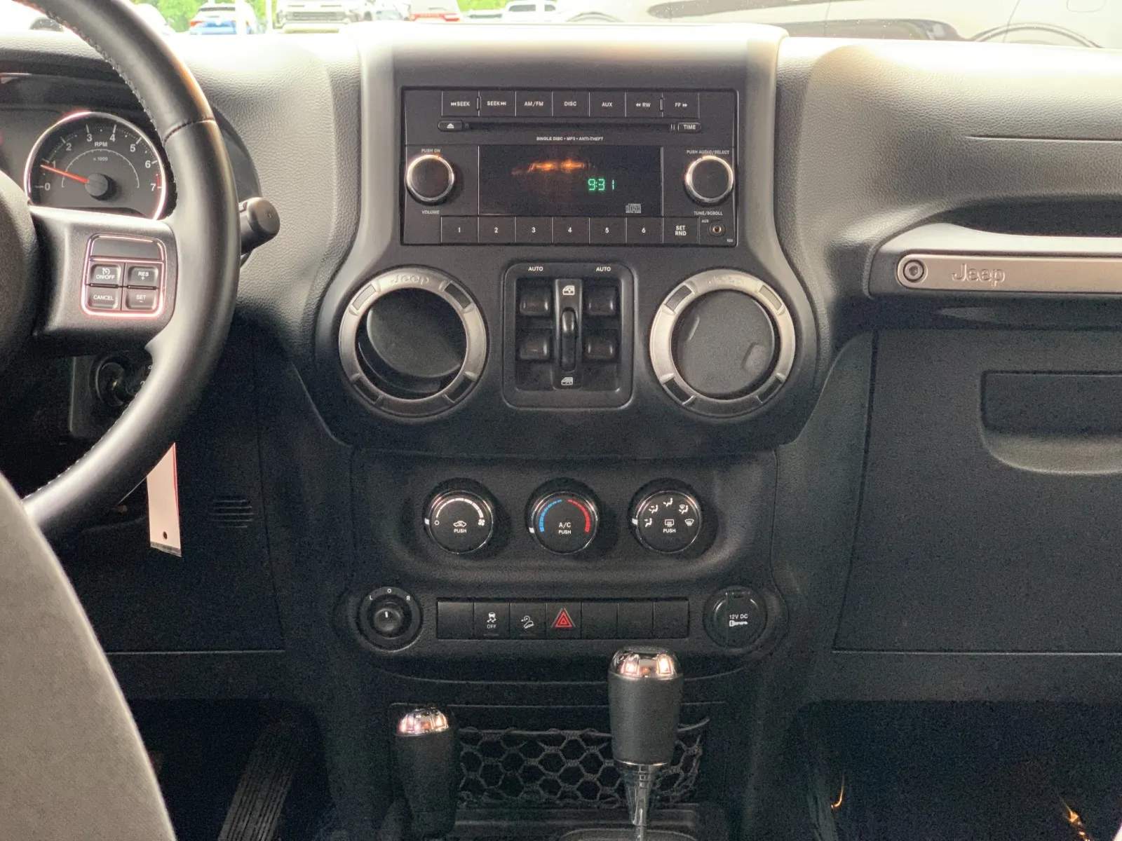 Jeep Wrangler photo 28