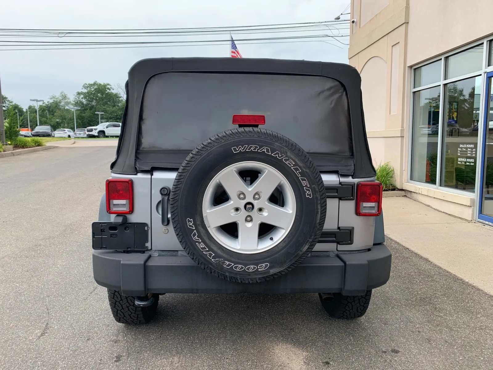 Jeep Wrangler photo 6