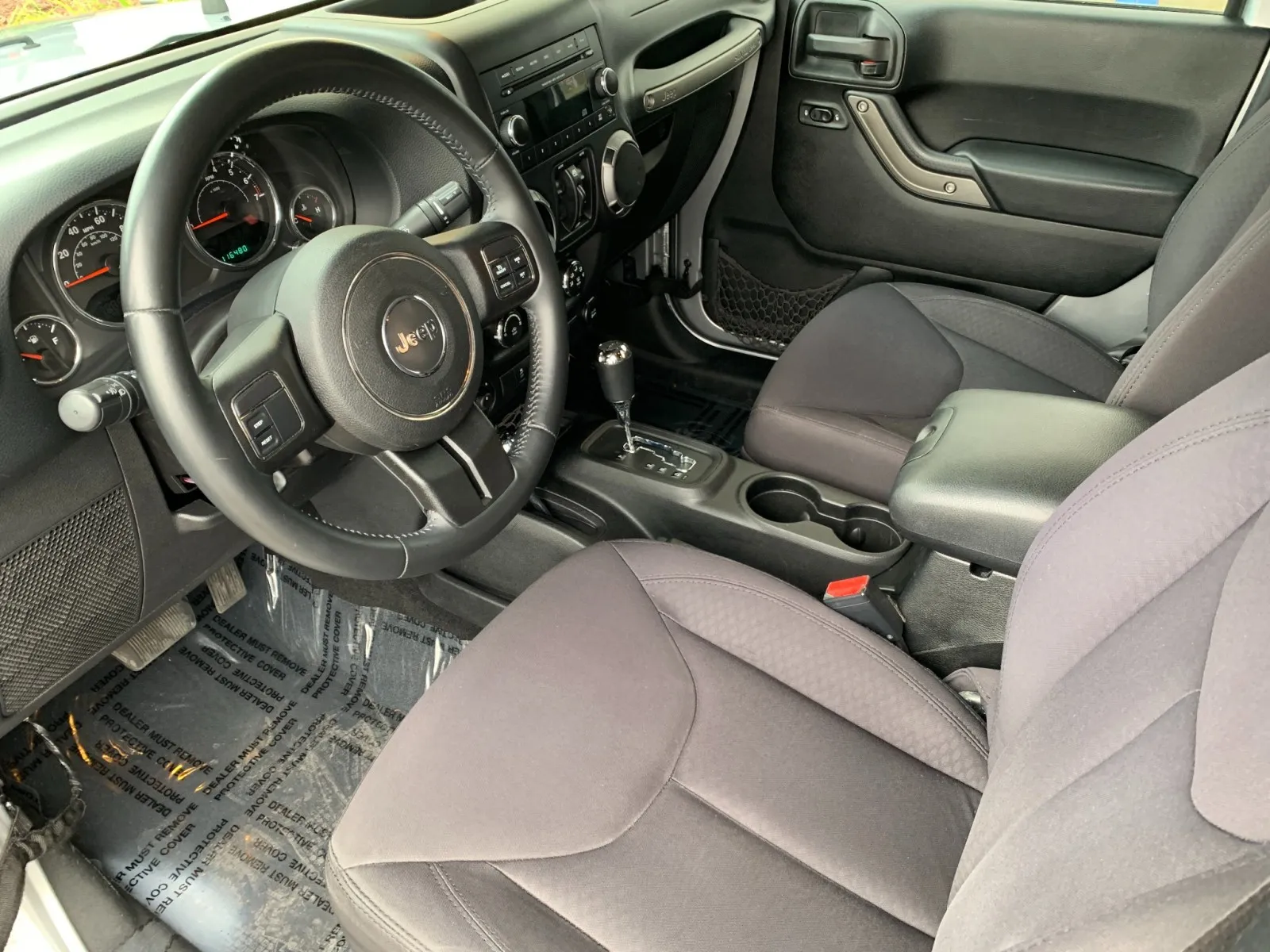 Jeep Wrangler photo 12