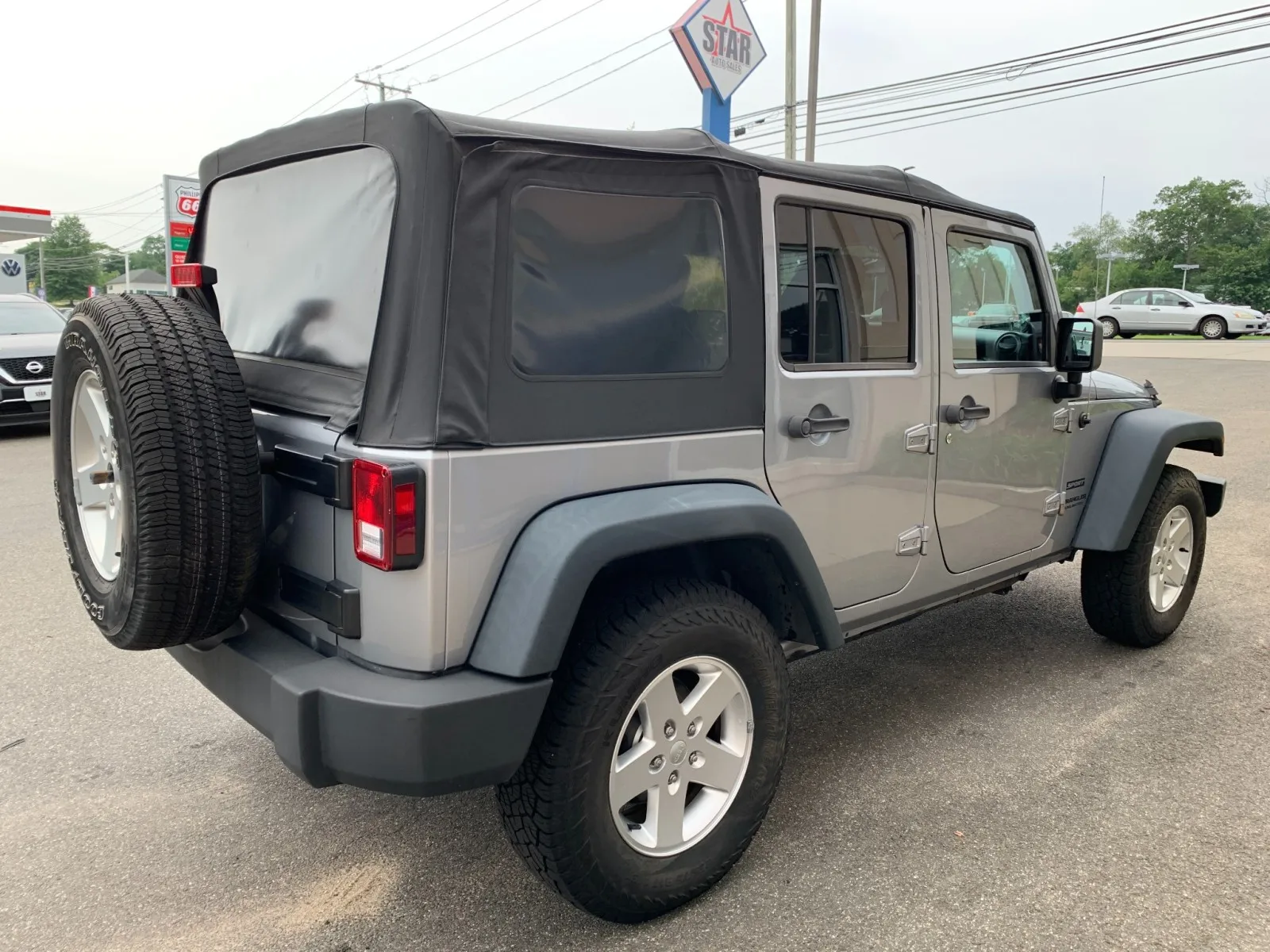 Jeep Wrangler photo 7