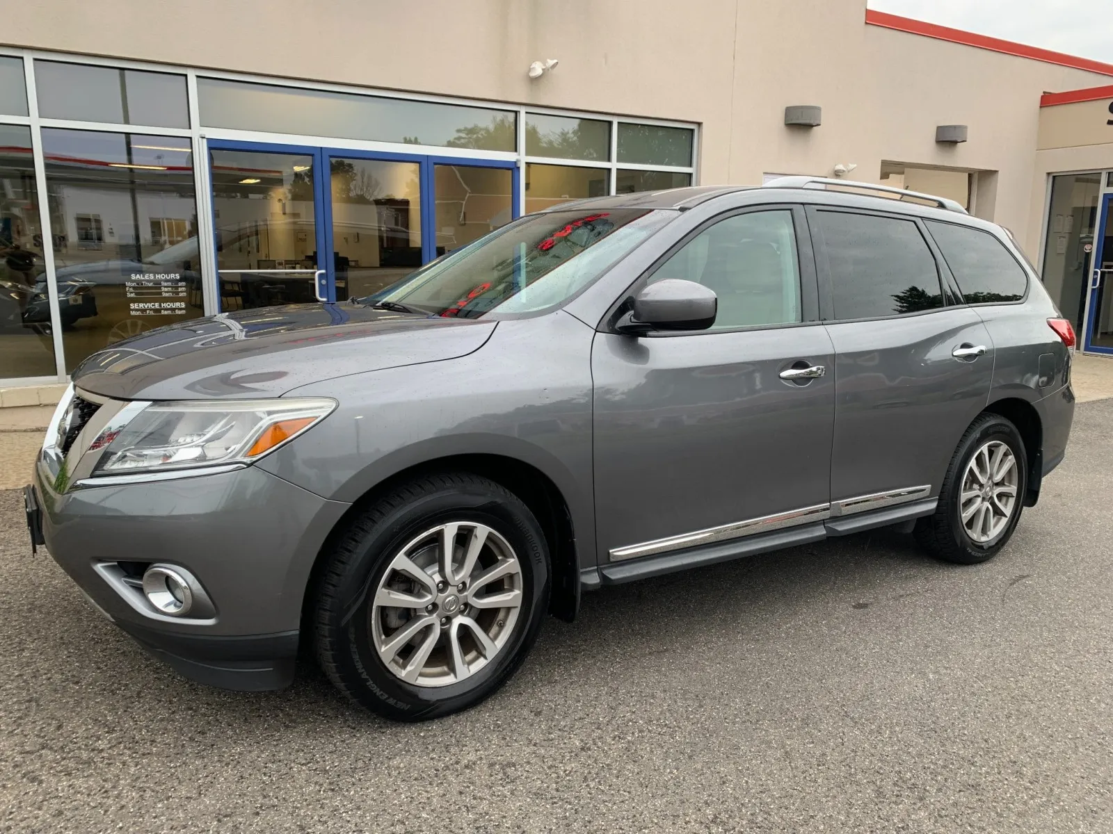 Gray 2016 Nissan Pathfinder SL for sale in Meriden, CT